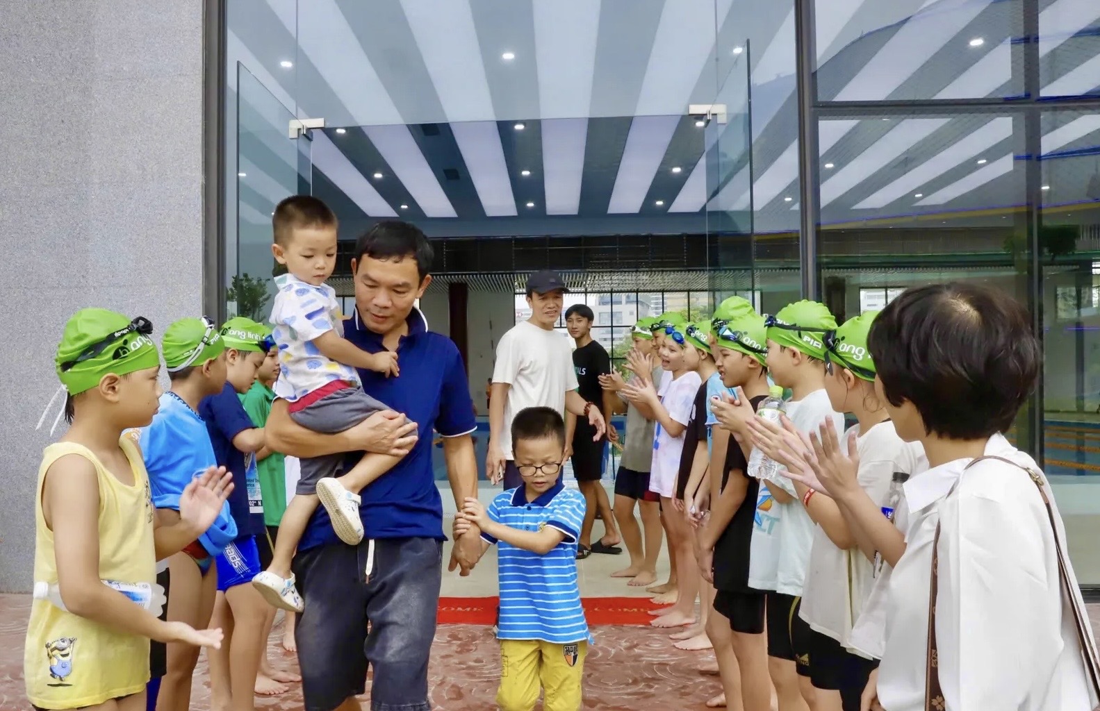 Ấm áp những vòng tay nhân ái chở che trẻ nghèo, mồ côi- Ảnh 5. Ấm áp những vòng tay nhân ái chở che trẻ nghèo, mồ côi- Ảnh 5.