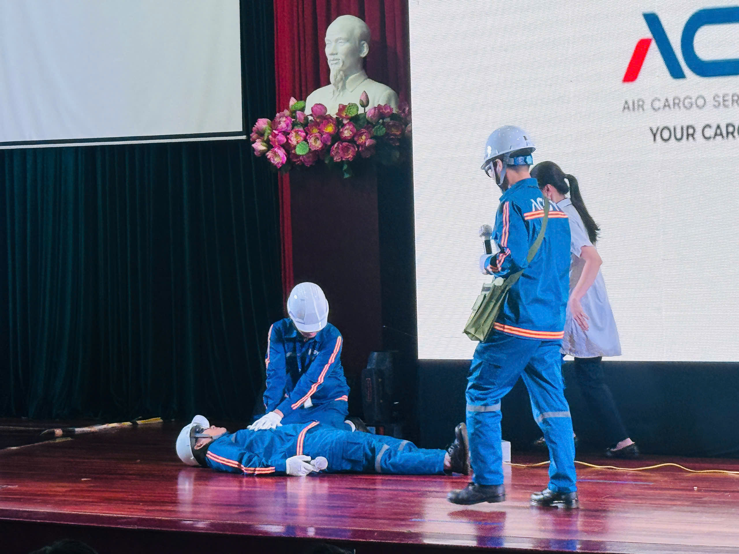 Hội thi "An toàn vệ sinh viên giỏi" lần thứ nhất năm 2025: Nâng tầm an toàn hàng không- Ảnh 3. Hội thi "An toàn vệ sinh viên giỏi" lần thứ nhất năm 2025: Nâng tầm an toàn hàng không- Ảnh 3.