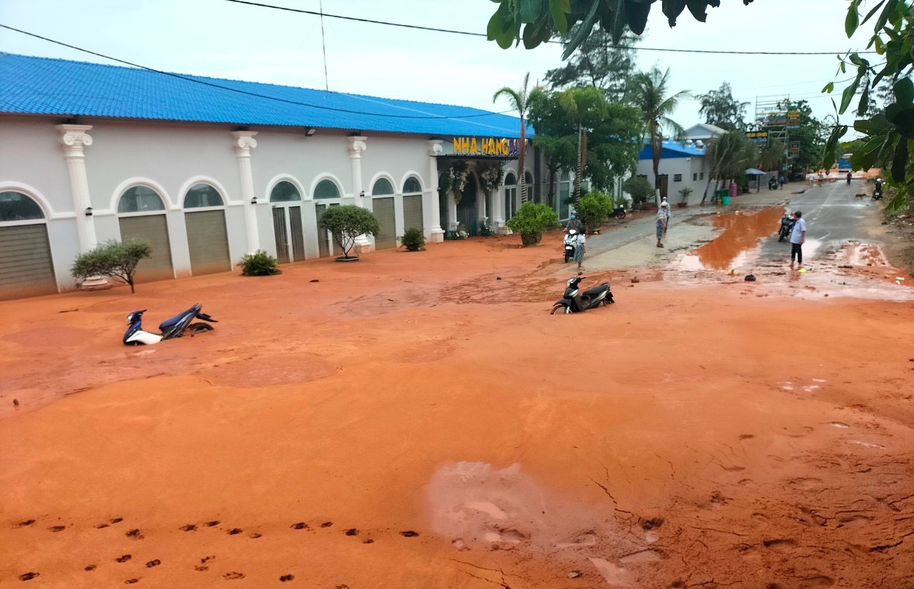 Dự án sửa chữa, chống ngập đường ven biển Phan Thiết đang thi công ra sao?- Ảnh 3. Dự án sửa chữa, chống ngập đường ven biển Phan Thiết đang thi công ra sao?- Ảnh 3.