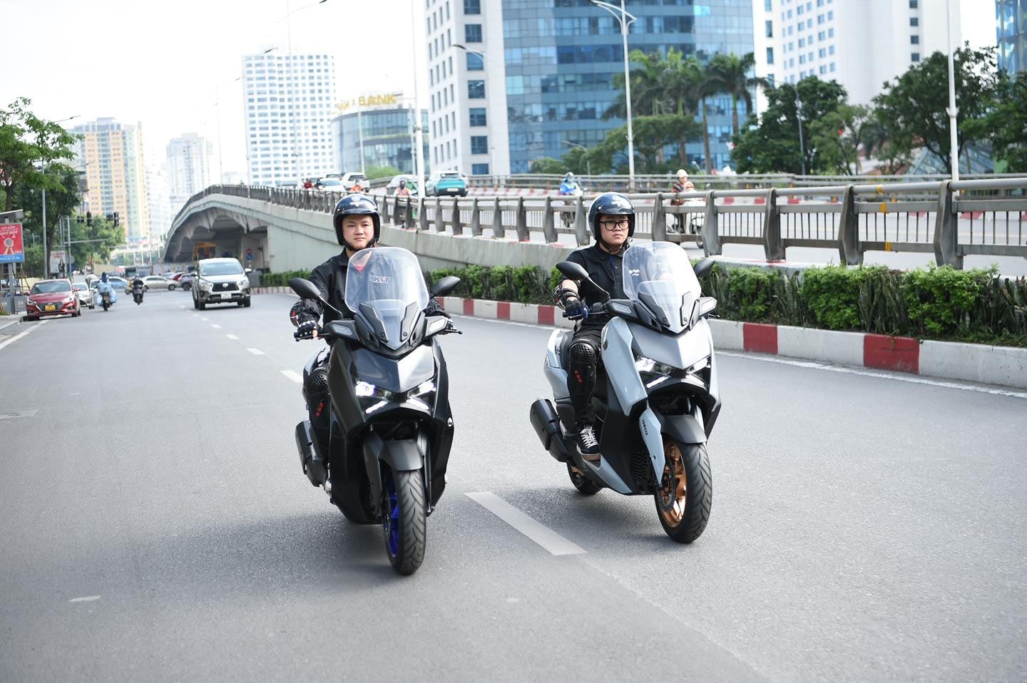 Yamaha XMAX 300 ra mắt Việt Nam, giá 140 triệu đồng- Ảnh 4. Yamaha XMAX 300 ra mắt Việt Nam, giá 140 triệu đồng- Ảnh 4.