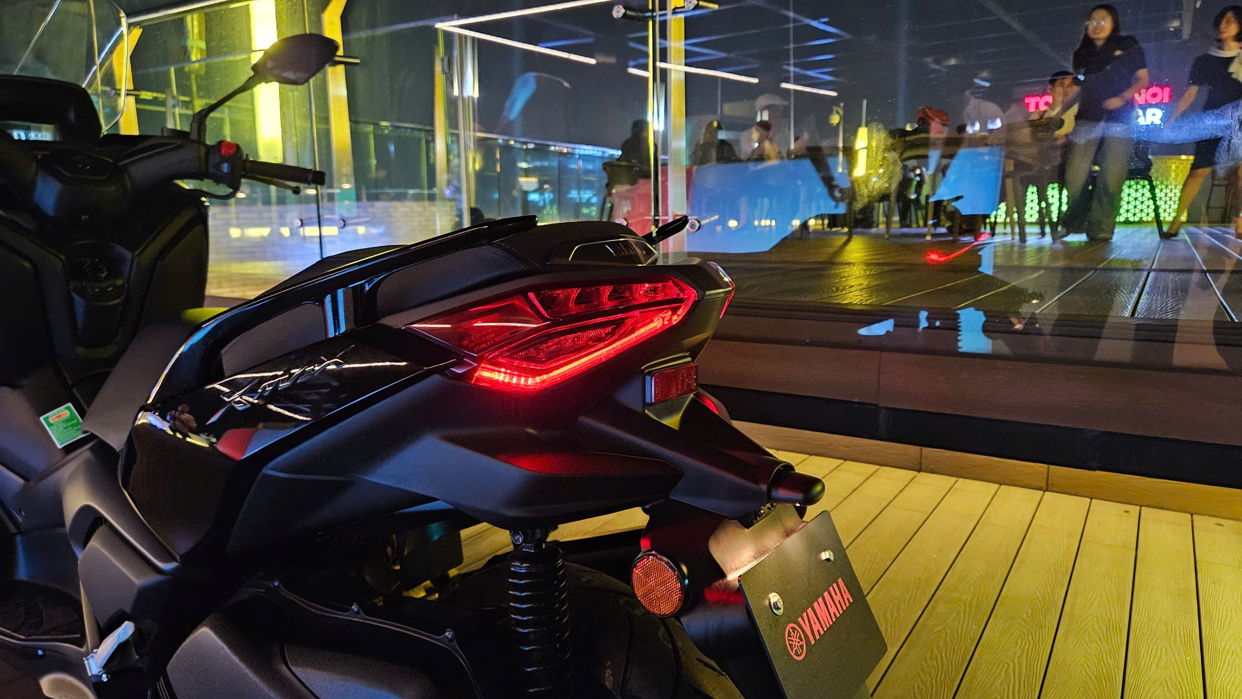 Yamaha XMAX 300 ra mắt Việt Nam, giá 140 triệu đồng- Ảnh 3. Yamaha XMAX 300 ra mắt Việt Nam, giá 140 triệu đồng- Ảnh 3.