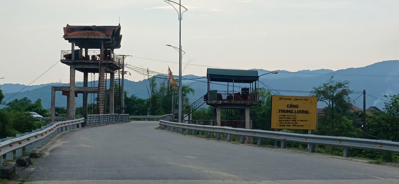 Hà Tĩnh: Xây dựng phương án bảo vệ các vị trí trọng điểm tuyến đê 90 năm tuổi- Ảnh 2. Hà Tĩnh: Xây dựng phương án bảo vệ các vị trí trọng điểm tuyến đê 90 năm tuổi- Ảnh 2.