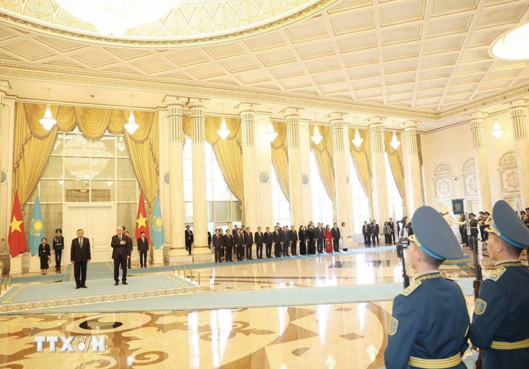 Kazakhstan tổ chức lễ đón trọng thể Tổng Bí thư Tô Lâm và Phu nhân- Ảnh 6. Kazakhstan tổ chức lễ đón trọng thể Tổng Bí thư Tô Lâm và Phu nhân- Ảnh 6.