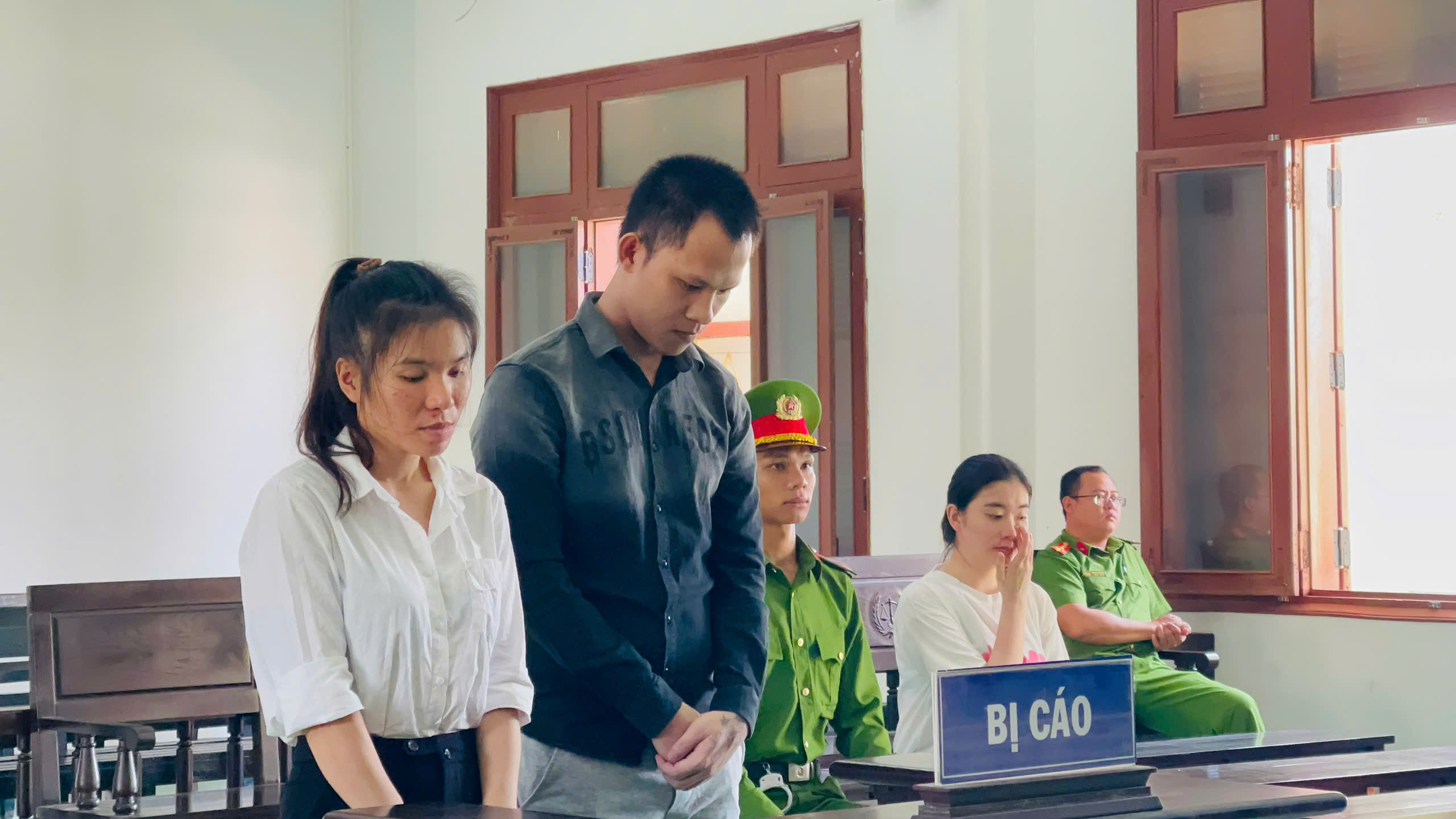 Cặp vợ chồng hờ lĩnh 19 năm tù vì nuôi gái bán dâm tại phòng trọ ở Phú Yên- Ảnh 1. Cặp vợ chồng hờ lĩnh 19 năm tù vì nuôi gái bán dâm tại phòng trọ ở Phú Yên- Ảnh 1.