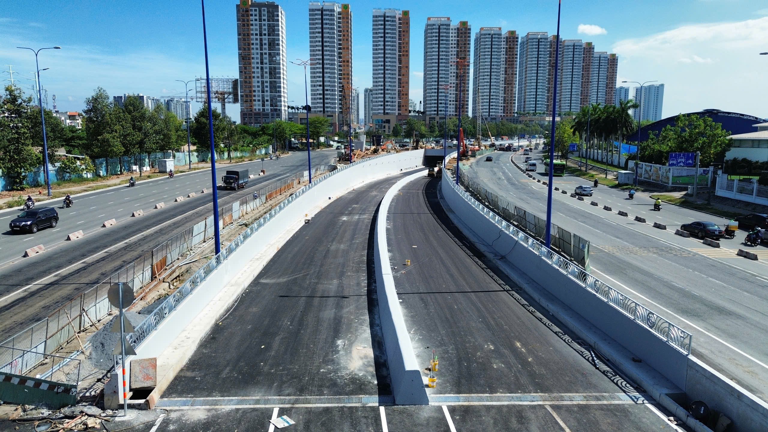Tiếp tục lùi thời gian thông xe hầm chui tại nút giao An Phú đến cuối tháng 6/2025- Ảnh 2. Tiếp tục lùi thời gian thông xe hầm chui tại nút giao An Phú đến cuối tháng 6/2025- Ảnh 2.