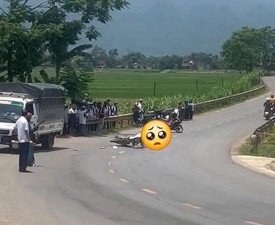 Hòa Bình: Liên tiếp hai thanh niên đi xe máy tử vong do va chạm ô tô - Ảnh 1. Hòa Bình: Liên tiếp hai thanh niên đi xe máy tử vong do va chạm ô tô - Ảnh 1.