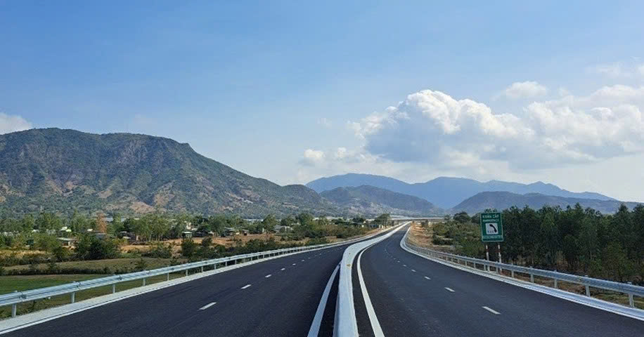 Đề xuất đầu tư hơn 44.300 tỷ đồng làm cao tốc Quảng Ngãi - Kom Tum- Ảnh 1. Đề xuất đầu tư hơn 44.300 tỷ đồng làm cao tốc Quảng Ngãi - Kom Tum- Ảnh 1.