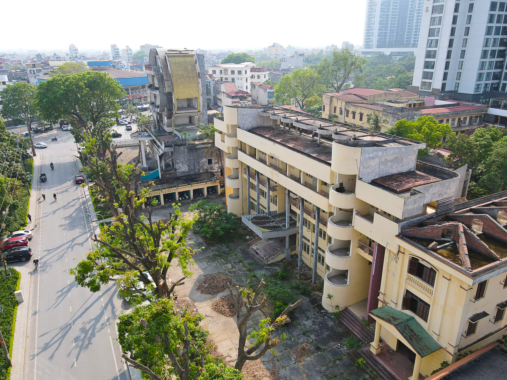 Bắc Giang lên kế hoạch đấu giá nhiều trụ sở bỏ hoang trên "đất vàng"- Ảnh 2. Bắc Giang lên kế hoạch đấu giá nhiều trụ sở bỏ hoang trên "đất vàng"- Ảnh 2.