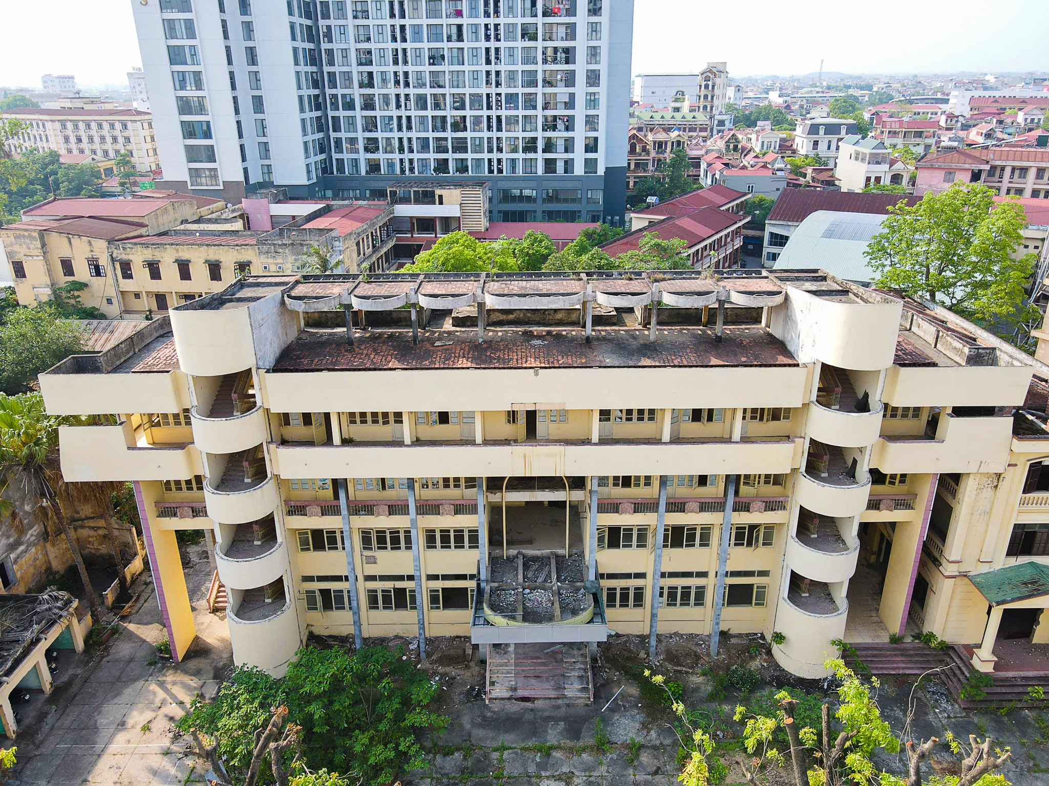 Bắc Giang lên kế hoạch đấu giá nhiều trụ sở bỏ hoang trên "đất vàng"- Ảnh 7. Bắc Giang lên kế hoạch đấu giá nhiều trụ sở bỏ hoang trên "đất vàng"- Ảnh 7.