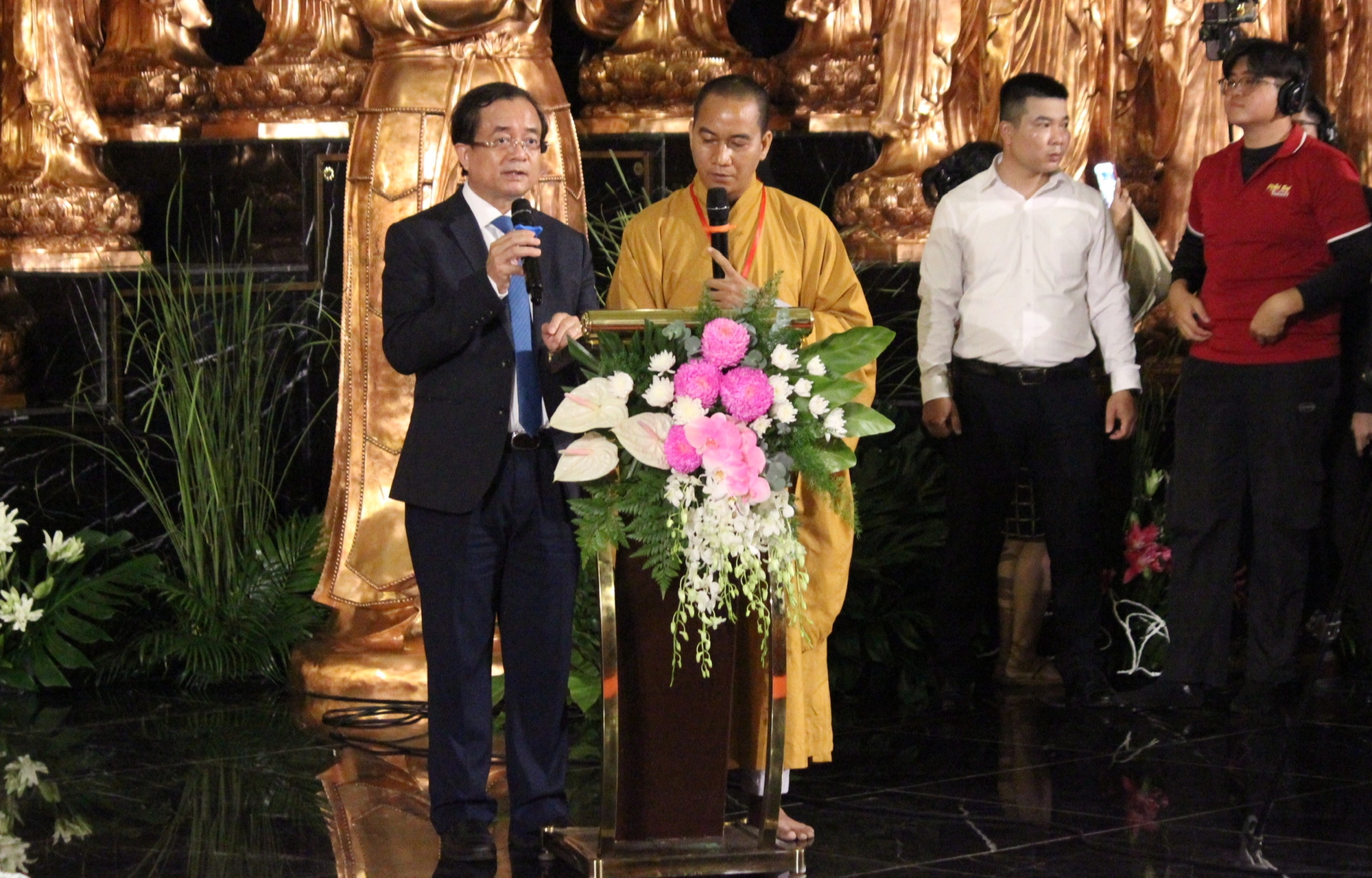 Ngàn người đổ về Núi Bà Đen chiêm bái xá lợi Đức Phật- Ảnh 3.