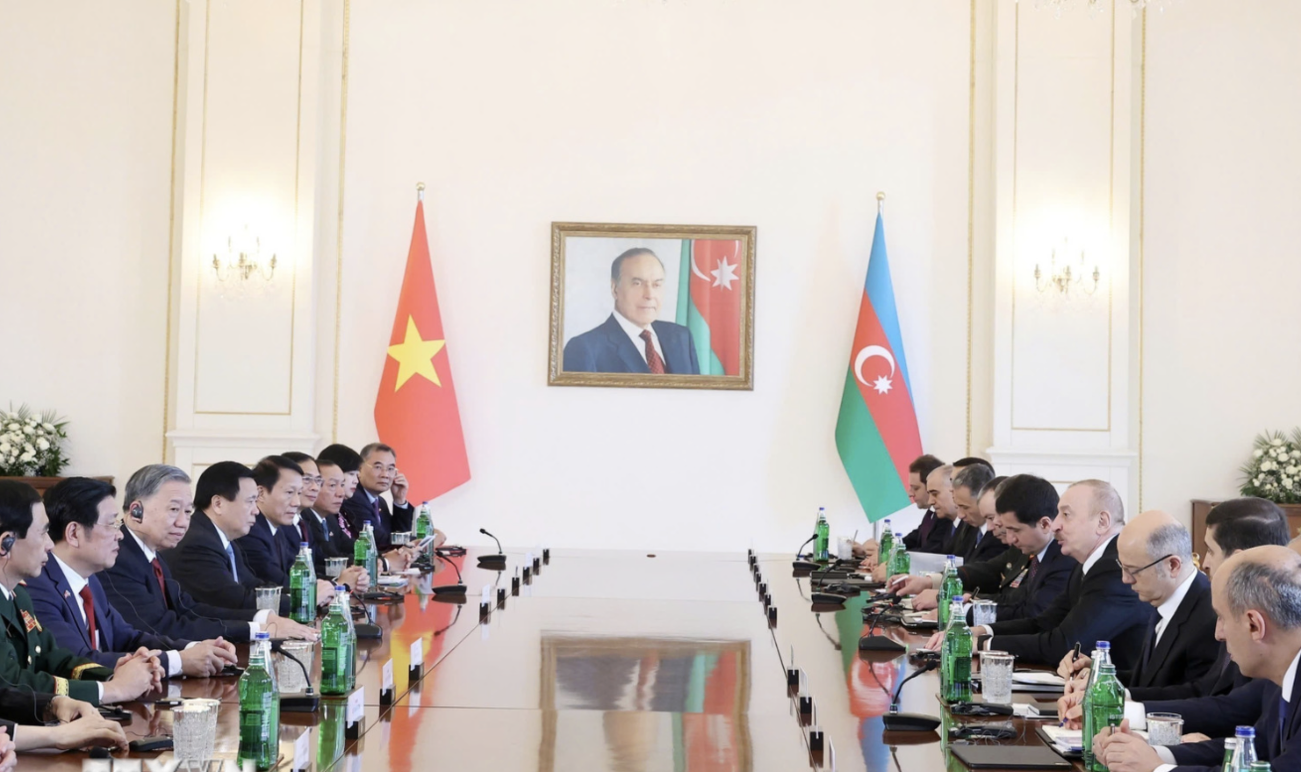 Việt Nam - Azerbaijan thiết lập quan hệ Đối tác chiến lược, phát huy tiềm năng giao thông- Ảnh 1. Việt Nam - Azerbaijan thiết lập quan hệ Đối tác chiến lược, phát huy tiềm năng giao thông- Ảnh 1.