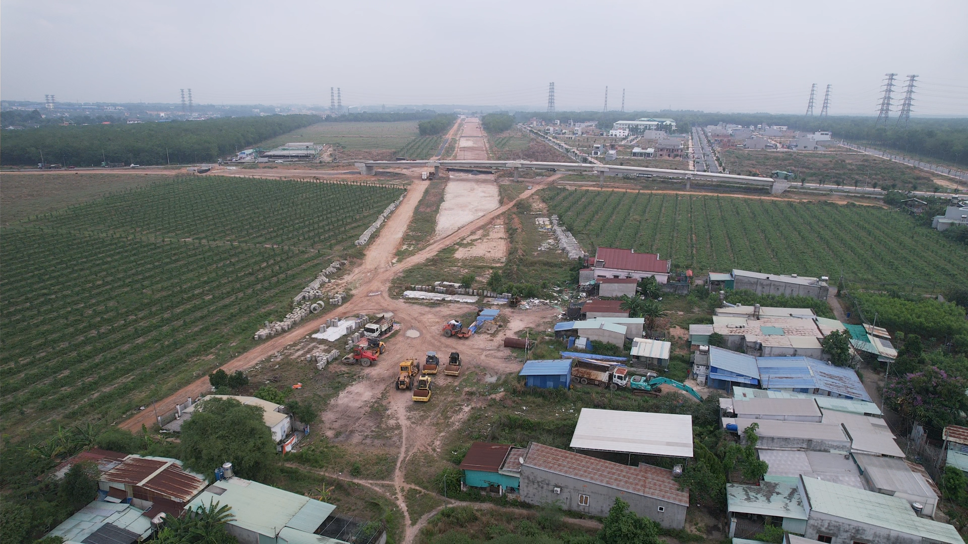 Đồng Nai: Kiên trì vận động, nỗ lực hoàn tất bàn giao mặt bằng cao tốc Biên Hoà- Ảnh 3. Đồng Nai: Kiên trì vận động, nỗ lực hoàn tất bàn giao mặt bằng cao tốc Biên Hoà- Ảnh 3.