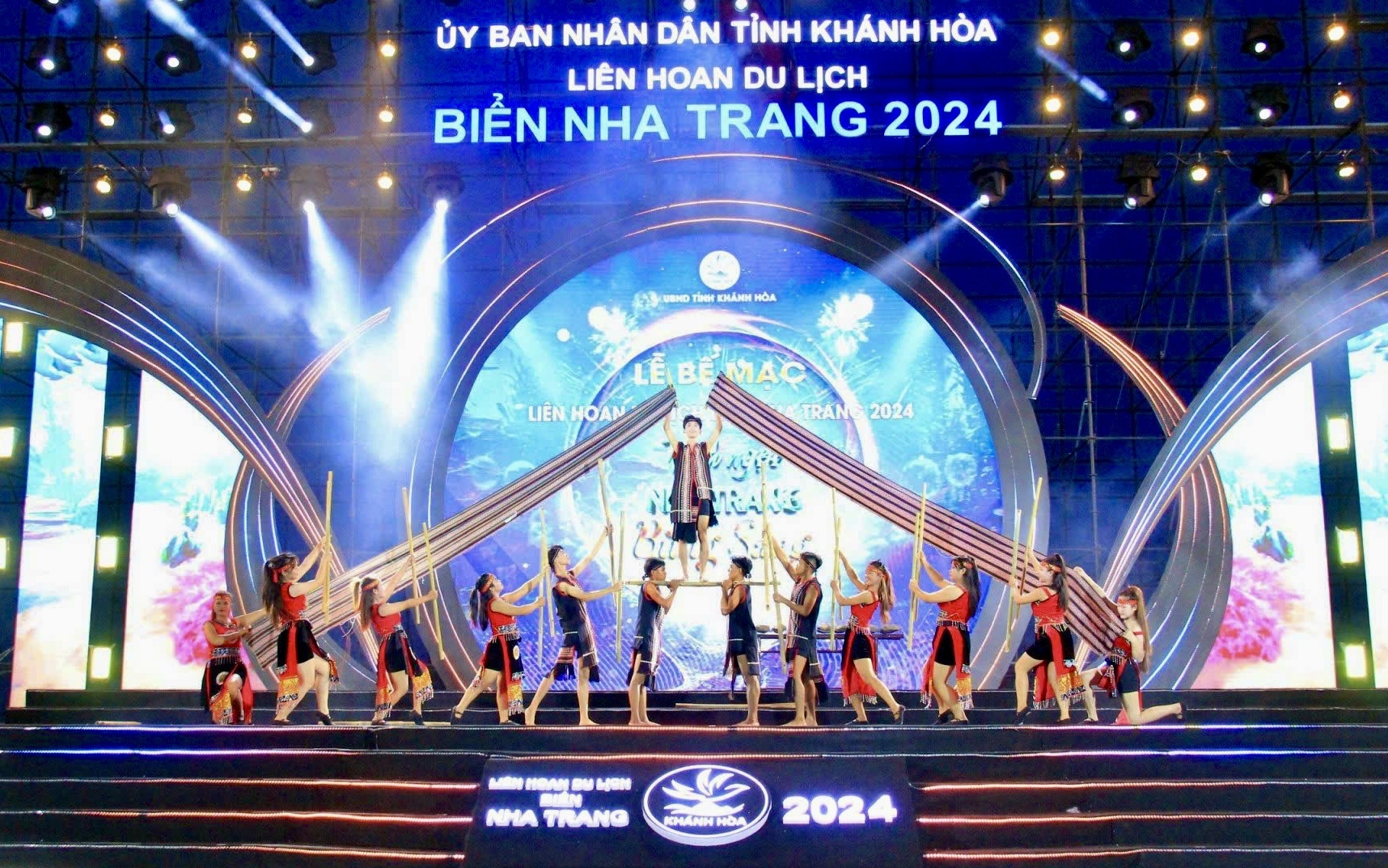 Đại nhạc hội 'Nha Trang say hi' cùng dàn ca sĩ 'anh trai' chào mùa du lịch biển 2025
