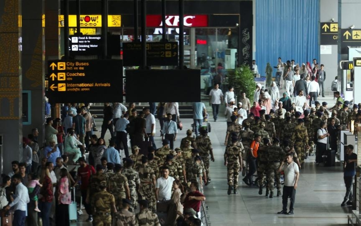 Ấn Độ tạm đóng 24 sân bay giữa lúc căng thẳng với Pakistan leo thang