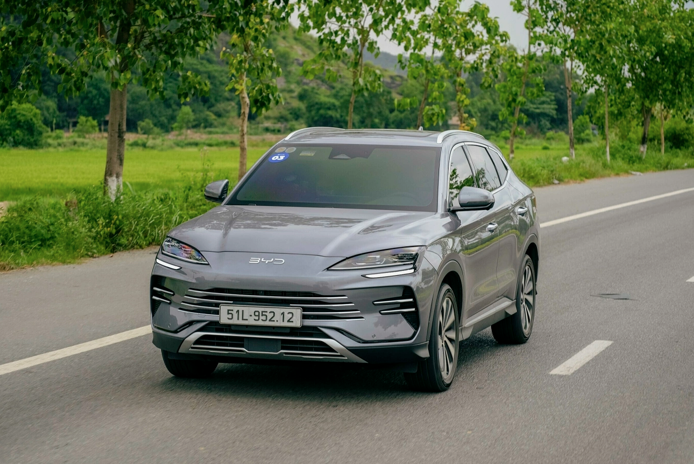 Xe xanh Trung Quốc khoe khả năng tiết kiệm năng lượng- Ảnh 2. Xe xanh Trung Quốc khoe khả năng tiết kiệm năng lượng- Ảnh 2.