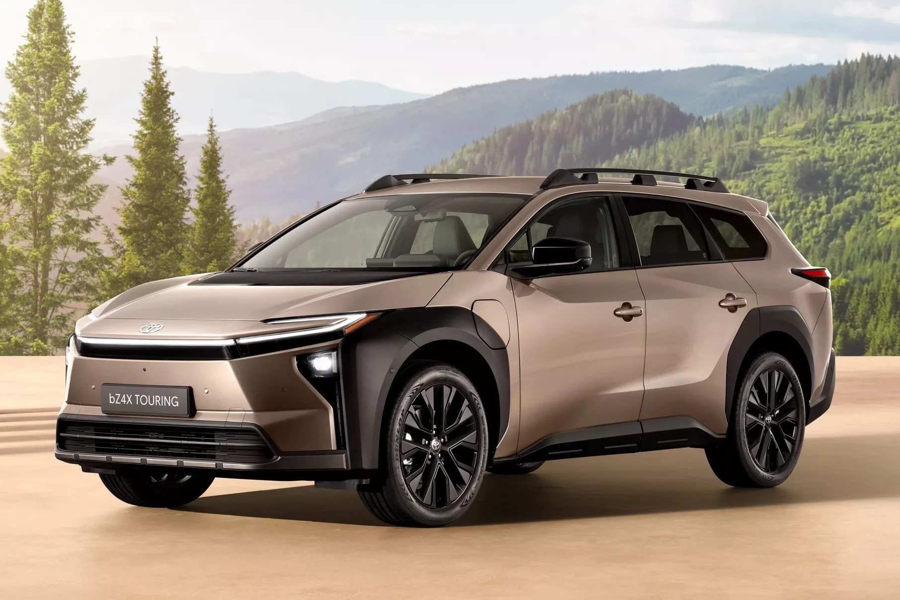 Chủ tịch Toyota khẳng định xe hybrid phát thải ít hơn xe điện- Ảnh 2. Chủ tịch Toyota khẳng định xe hybrid phát thải ít hơn xe điện- Ảnh 2.