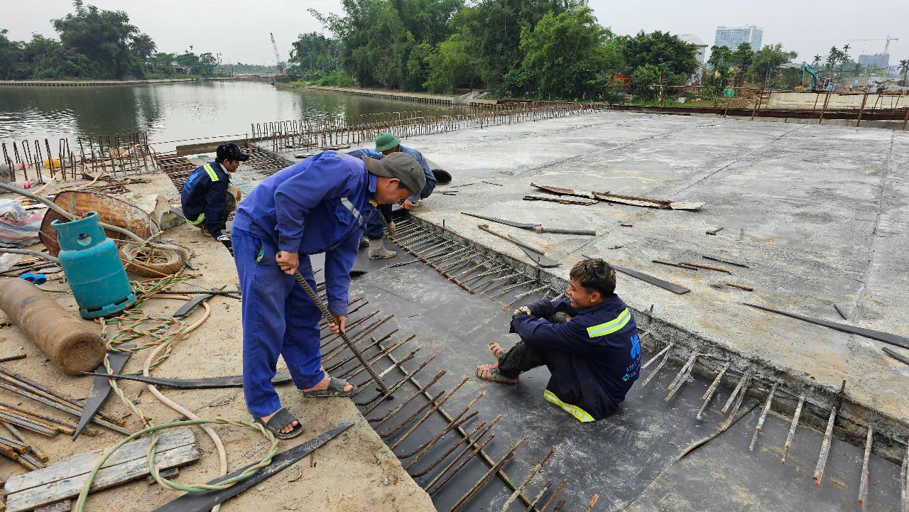 Thành lập 3 ban đầu tư xây dựng khu vực thuộc UBND TP Huế- Ảnh 1. Thành lập 3 ban đầu tư xây dựng khu vực thuộc UBND TP Huế- Ảnh 1.