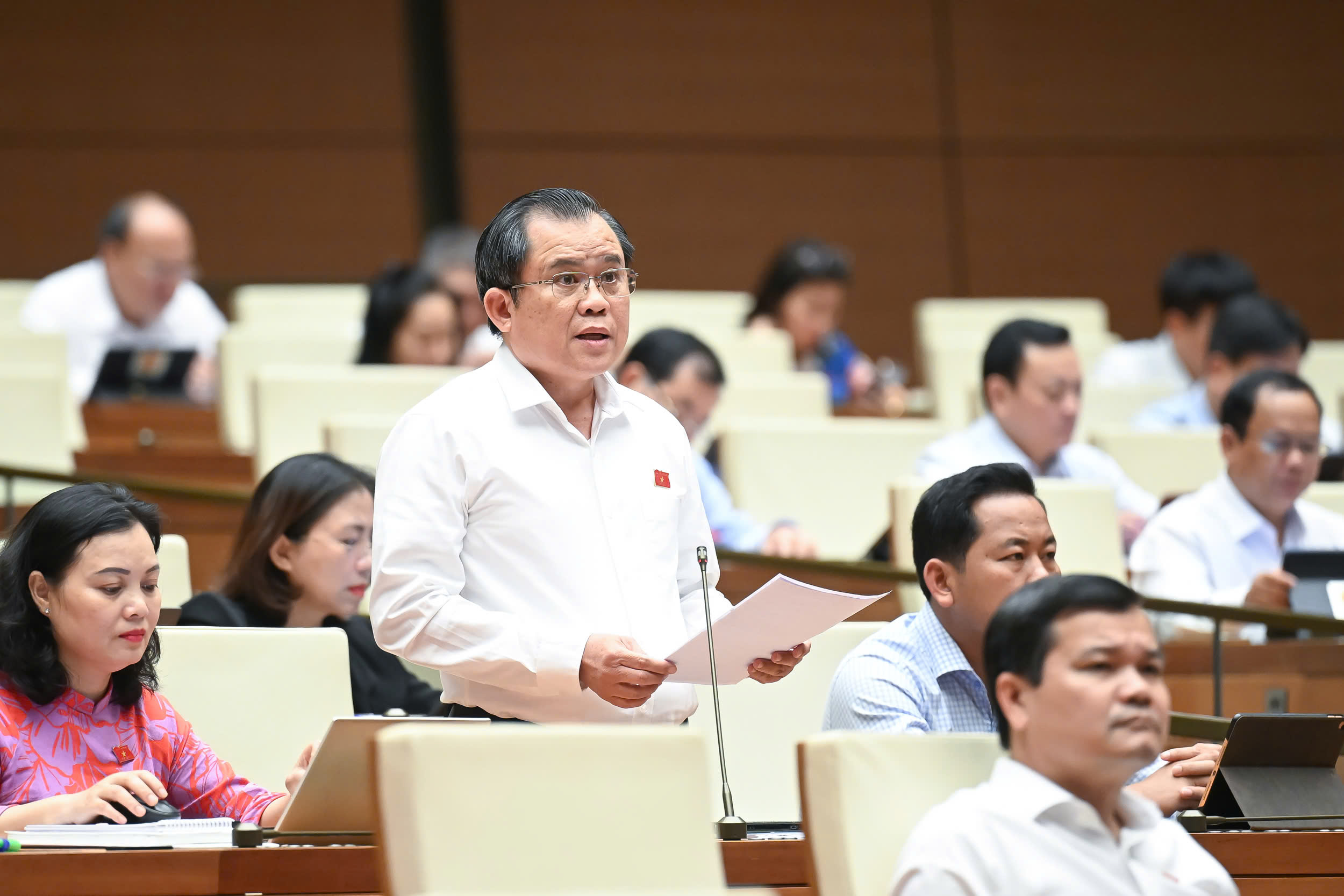 Có nên giao thẩm quyền quyết định xử phạt vi phạm hành chính cho trưởng đoàn kiểm tra?- Ảnh 3. Có nên giao thẩm quyền quyết định xử phạt vi phạm hành chính cho trưởng đoàn kiểm tra?- Ảnh 3.