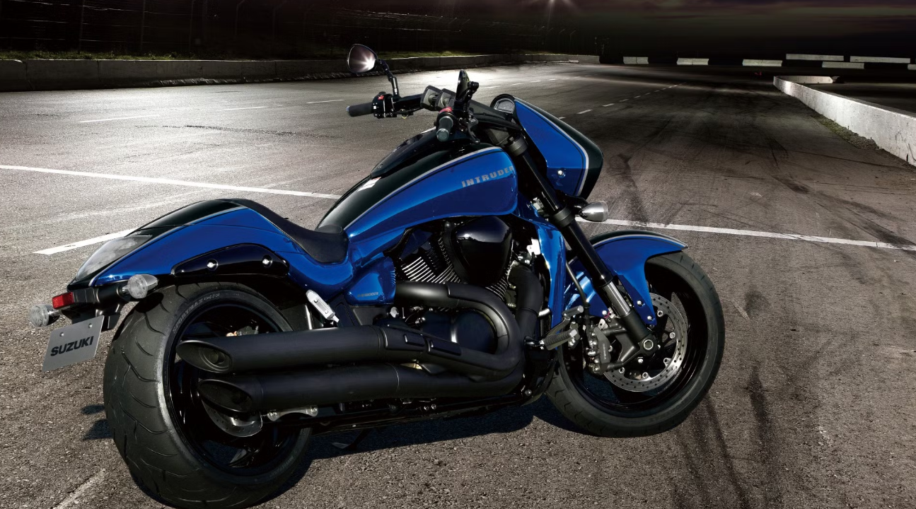 Xế cổ Suzuki Boulevard vừa ra mắt có gì đặc biệt?- Ảnh 3. Xế cổ Suzuki Boulevard vừa ra mắt có gì đặc biệt?- Ảnh 3.