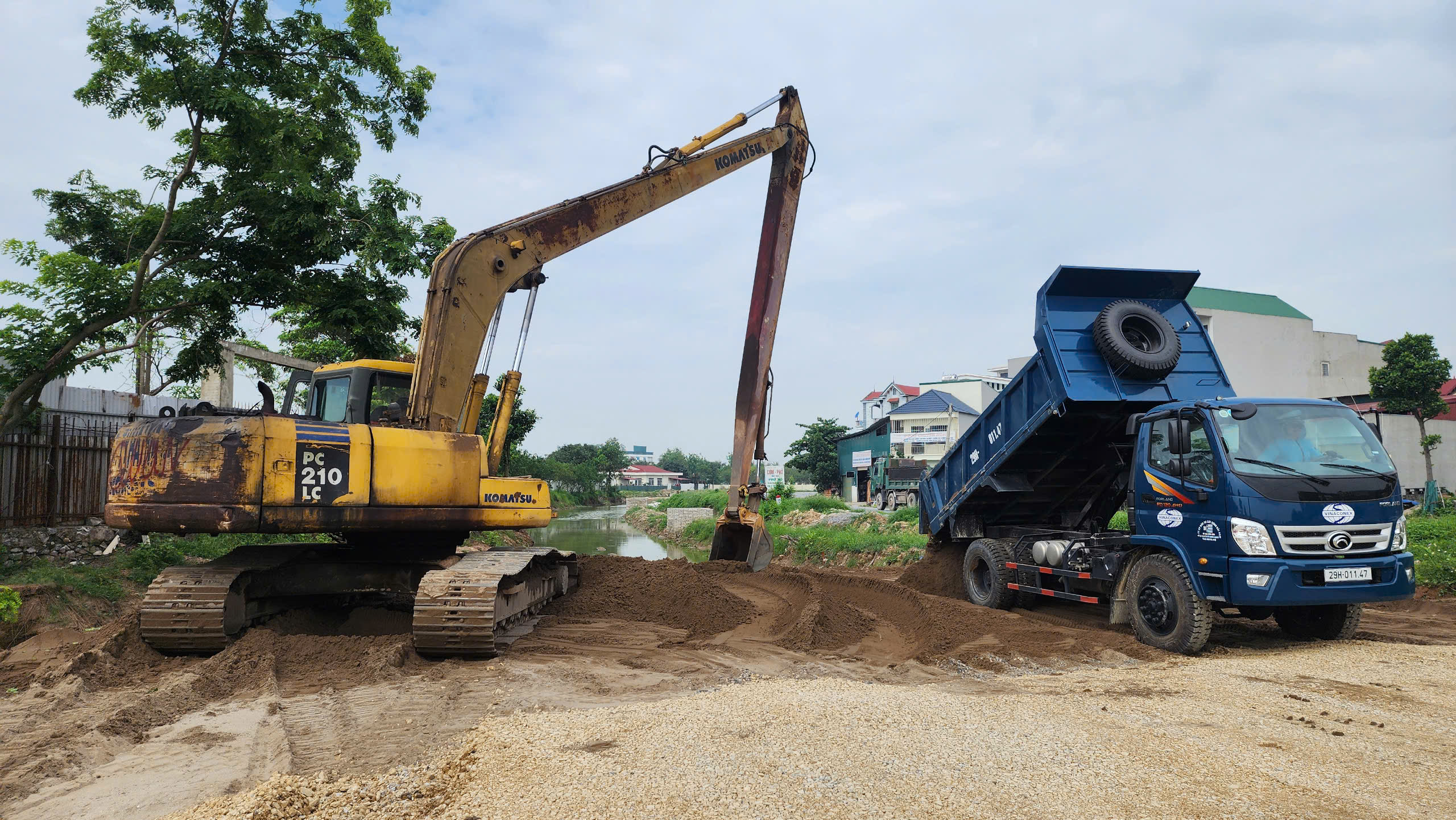 Bắc Ninh: Nhiều dự án giao thông trọng điểm thi công cầm chừng vì thiếu vật liệu- Ảnh 5. Bắc Ninh: Nhiều dự án giao thông trọng điểm thi công cầm chừng vì thiếu vật liệu- Ảnh 5.