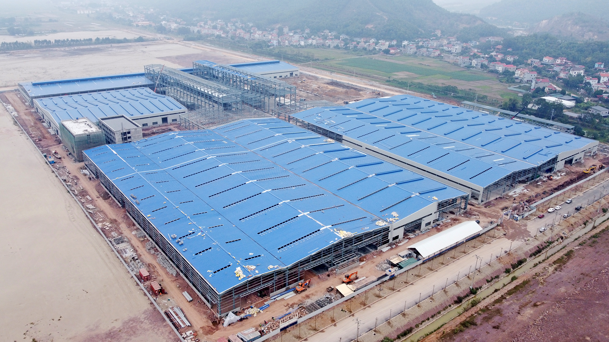 Nhà khung thép tiền chế lên ngôi nhờ rẻ, đẹp- Ảnh 2. Nhà khung thép tiền chế lên ngôi nhờ rẻ, đẹp- Ảnh 2.