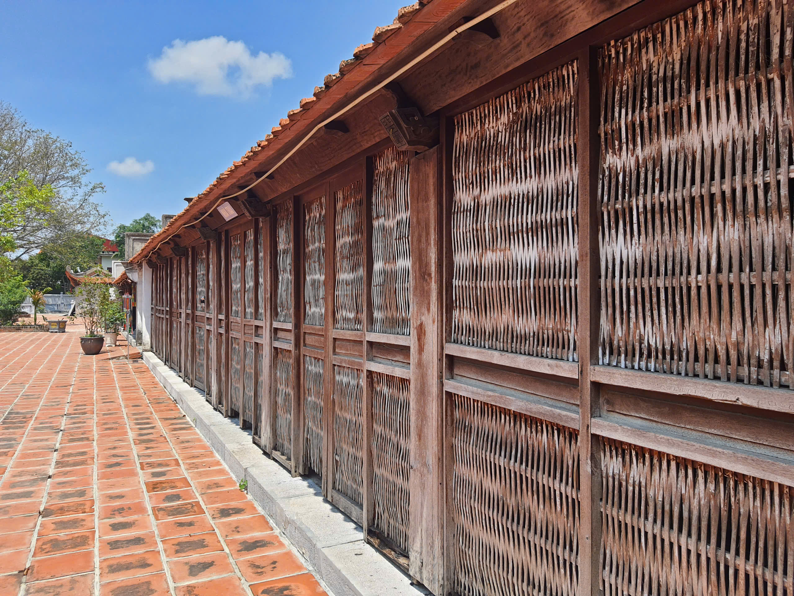 Chiêm ngưỡng vẻ đẹp cổ kính của chùa Trăm Gian ở huyện Nam Sách- Ảnh 4. Chiêm ngưỡng vẻ đẹp cổ kính của chùa Trăm Gian ở huyện Nam Sách- Ảnh 4.
