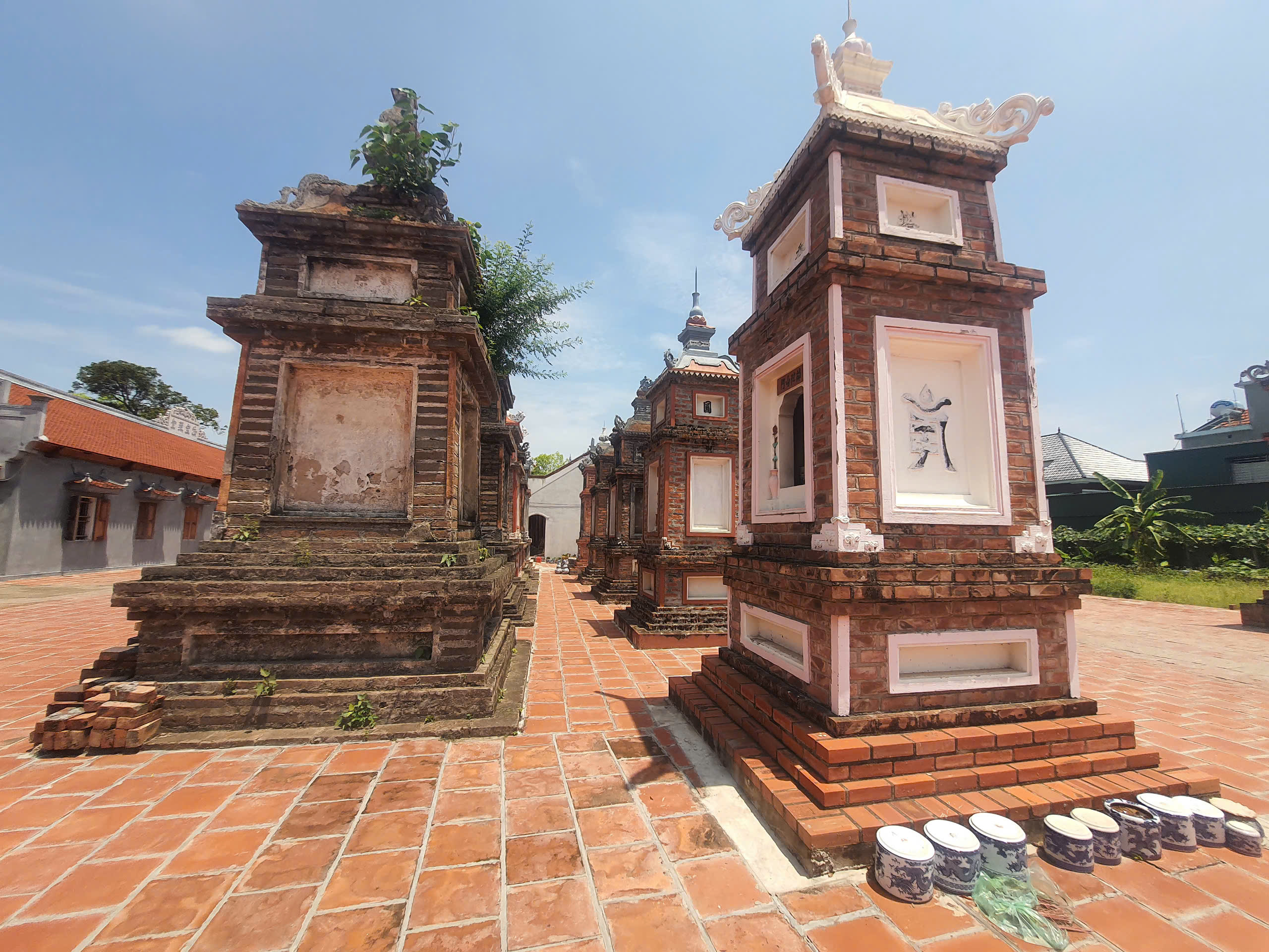 Chiêm ngưỡng vẻ đẹp cổ kính của chùa Trăm Gian ở huyện Nam Sách- Ảnh 6. Chiêm ngưỡng vẻ đẹp cổ kính của chùa Trăm Gian ở huyện Nam Sách- Ảnh 6.
