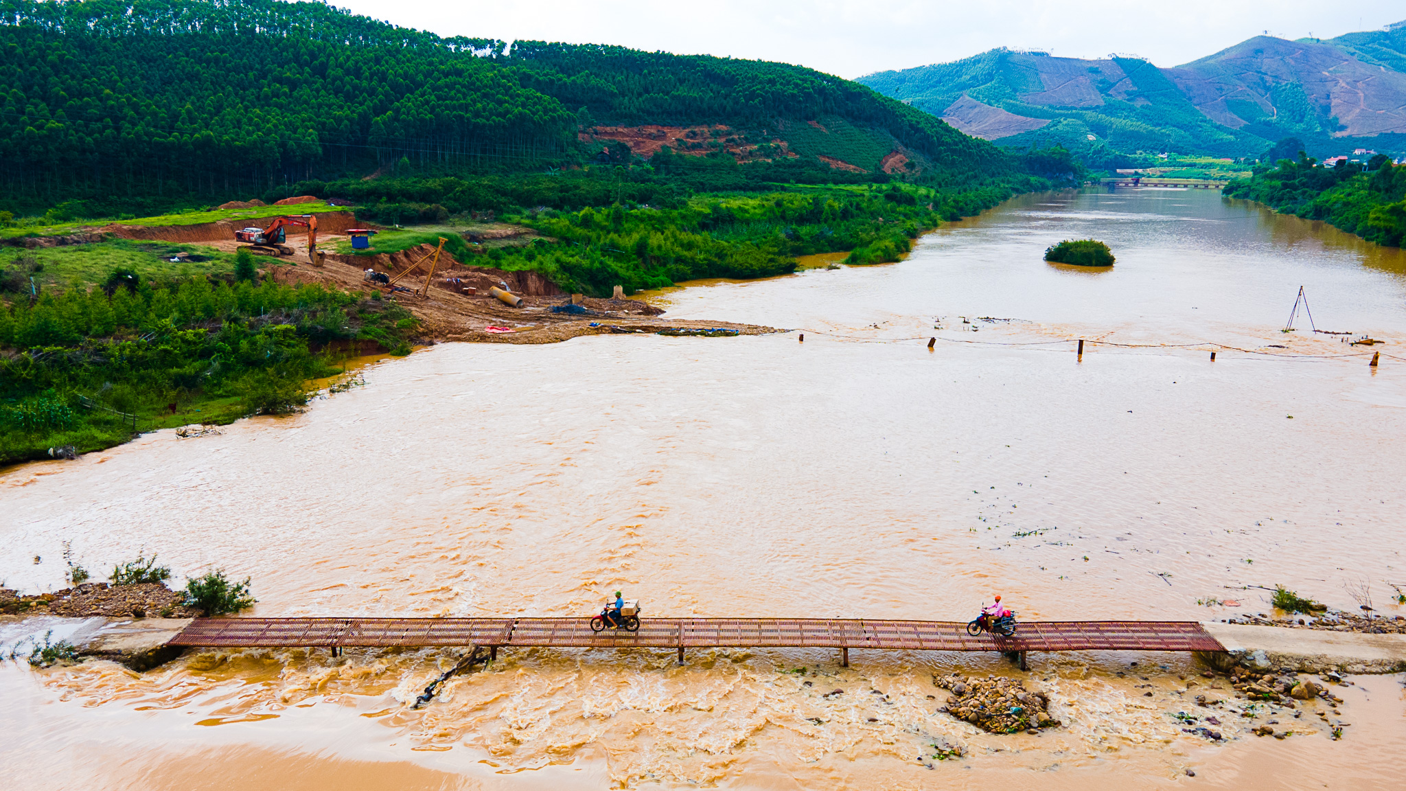 Bắc Giang: Nỗ lực đẩy nhanh tiến độ thi công cầu Đèo Gia- Ảnh 4. Bắc Giang: Nỗ lực đẩy nhanh tiến độ thi công cầu Đèo Gia- Ảnh 4.