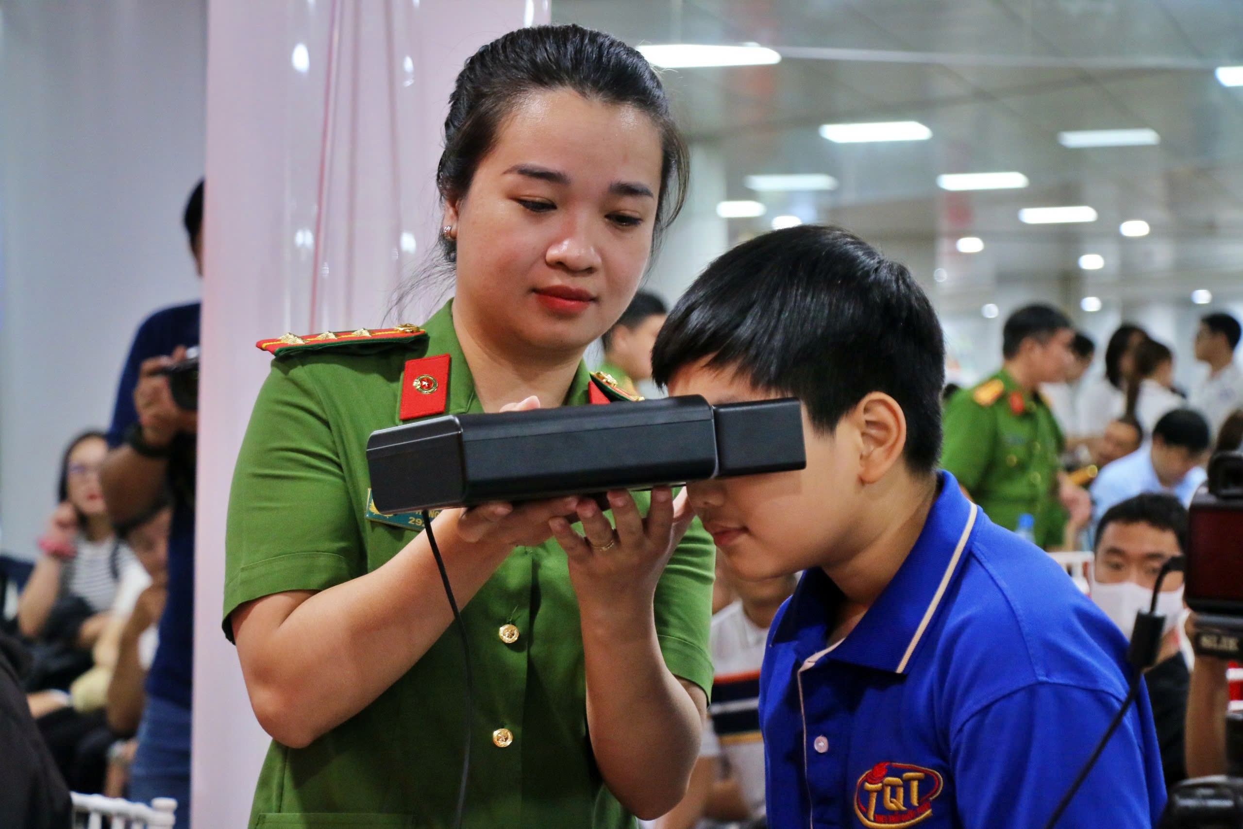 TP.HCM làm định danh số cho người yếu thế, để không ai bị bỏ lại phía sau- Ảnh 2. TP.HCM làm định danh số cho người yếu thế, để không ai bị bỏ lại phía sau- Ảnh 2.