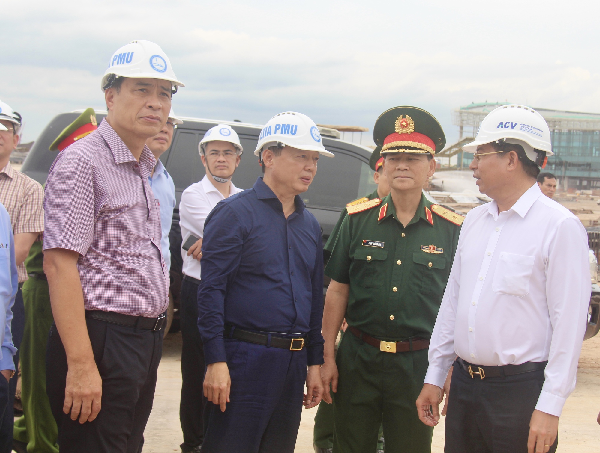 Phó Thủ tướng Trần Hồng Hà: Giải quyết nhanh vướng mắc thi công sân bay Long Thành- Ảnh 6. Phó Thủ tướng Trần Hồng Hà: Giải quyết nhanh vướng mắc thi công sân bay Long Thành- Ảnh 6.