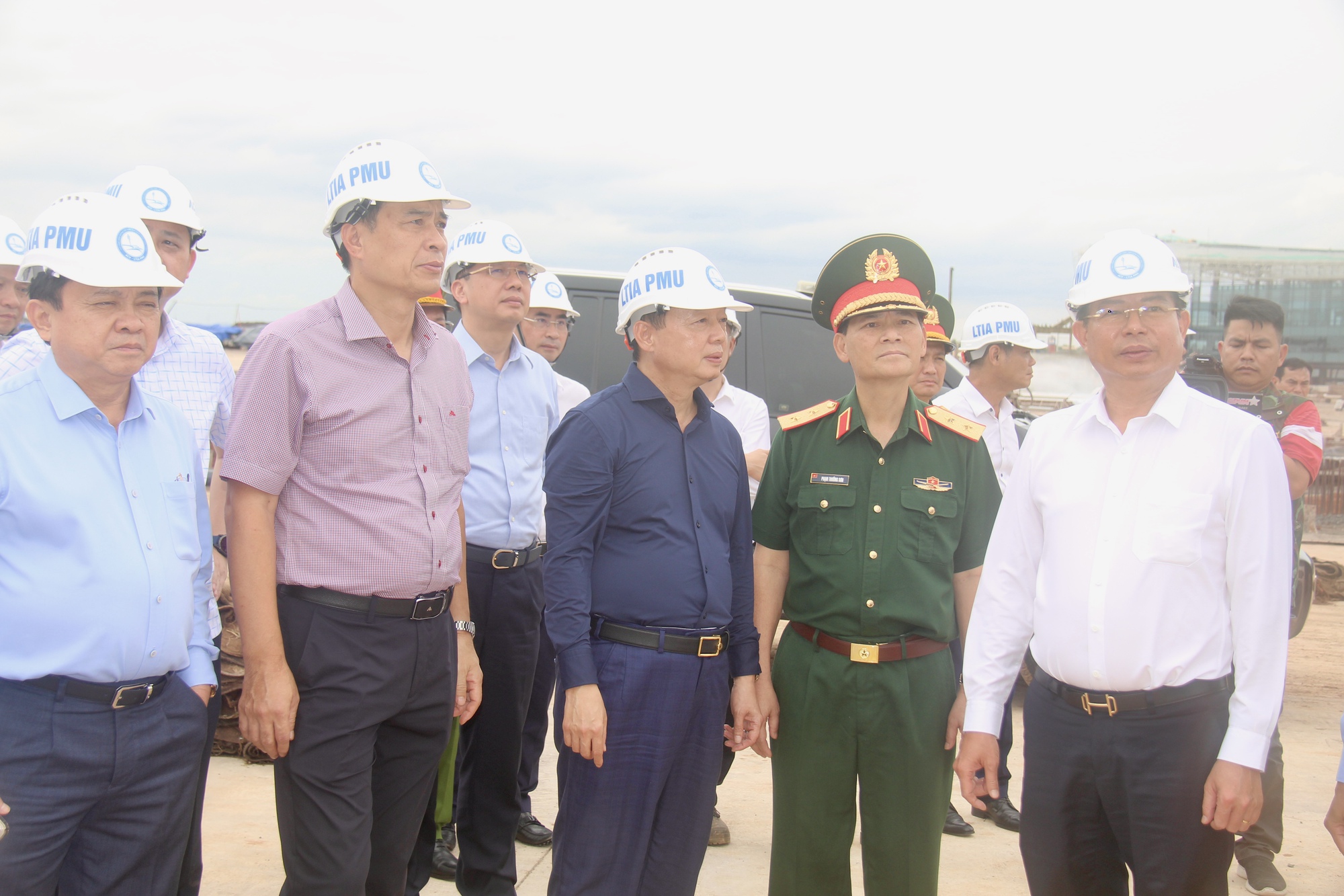 Phó Thủ tướng Trần Hồng Hà: Giải quyết nhanh vướng mắc thi công sân bay Long Thành- Ảnh 3. Phó Thủ tướng Trần Hồng Hà: Giải quyết nhanh vướng mắc thi công sân bay Long Thành- Ảnh 3.