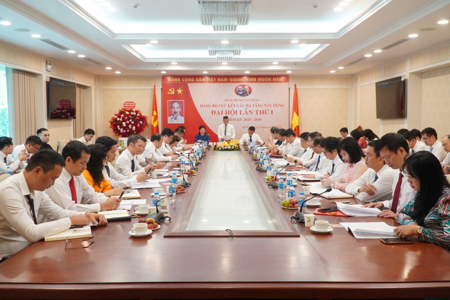 Cục Kết cấu hạ tầng xây dựng: Đoàn kết, nỗ lực hoàn thành các nhiệm vụ được giao- Ảnh 3. E:\Năm 2025\Tháng 6\Hình ảnh\ĐH Cục Hạ tầng\DSC01075.JPG