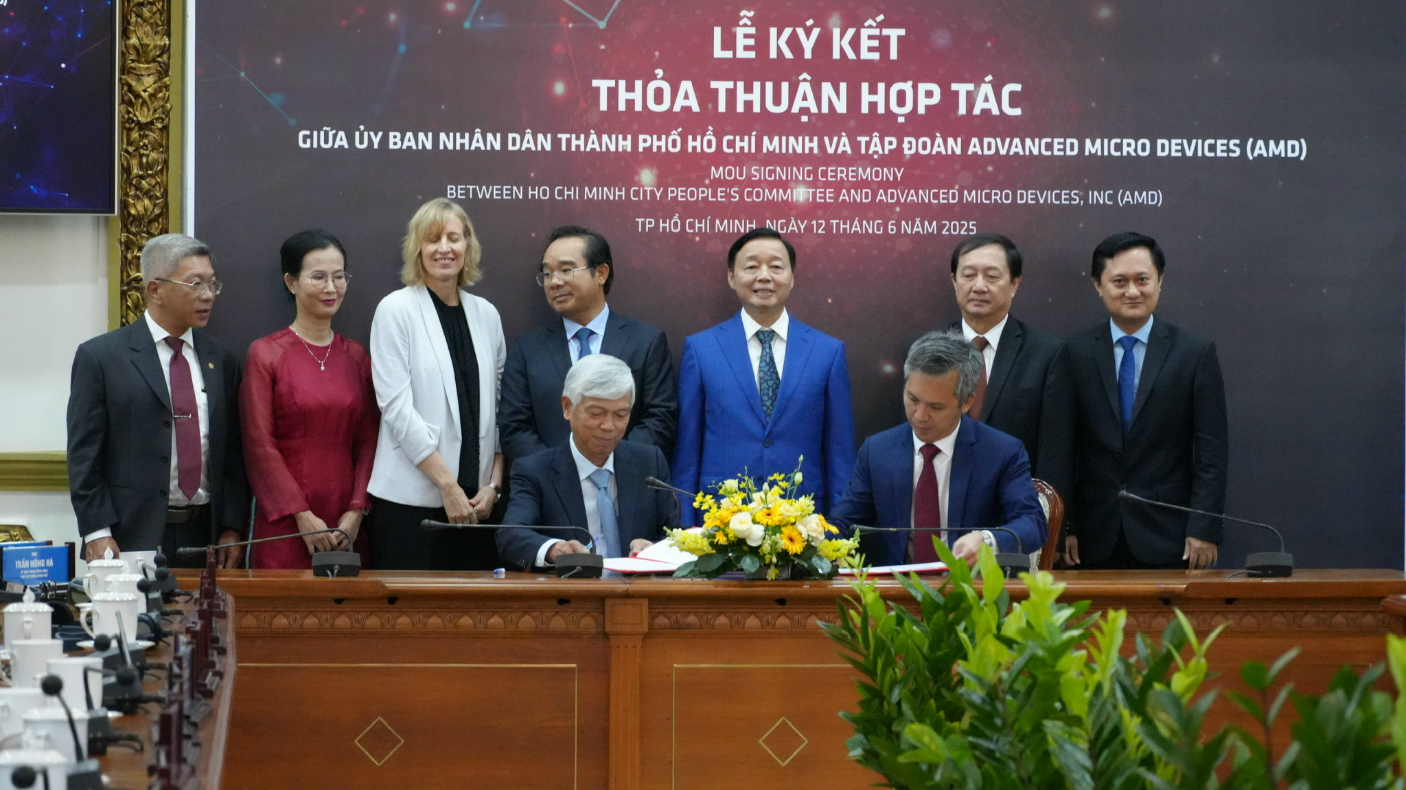 TP.HCM bắt tay AMD phát triển hệ sinh thái AI và công nghệ cao- Ảnh 1. TP.HCM bắt tay AMD phát triển hệ sinh thái AI và công nghệ cao- Ảnh 1.