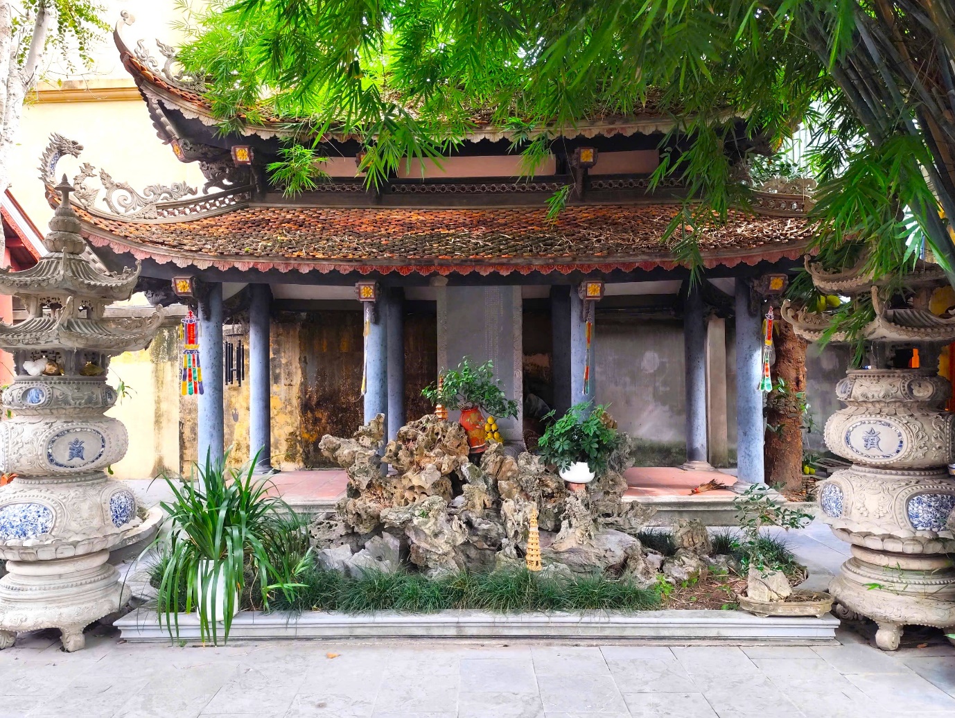 Khám phá kiến trúc độc đáo chùa Phổ Chiếu - Dấu ấn lịch sử giữa lòng TP Hải Phòng- Ảnh 9. Khám phá kiến trúc độc đáo chùa Phổ Chiếu - Dấu ấn lịch sử giữa lòng TP Hải Phòng- Ảnh 9.
