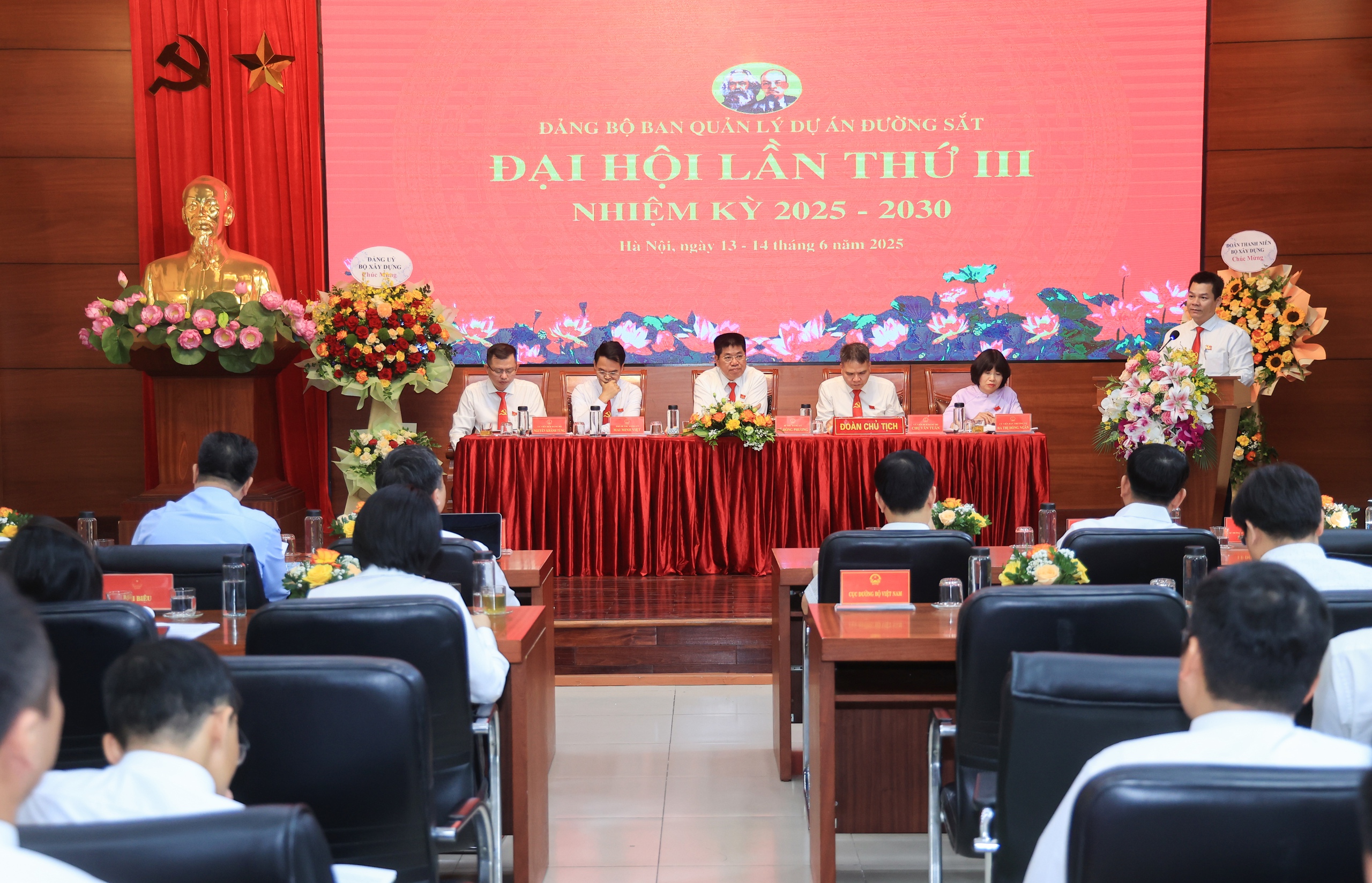 Đảng bộ Ban QLDA Đường sắt phải lan tỏa tinh thần công vụ, phụng sự nhân dân- Ảnh 5. Đảng bộ Ban QLDA Đường sắt phải lan tỏa tinh thần công vụ, phụng sự nhân dân- Ảnh 5.