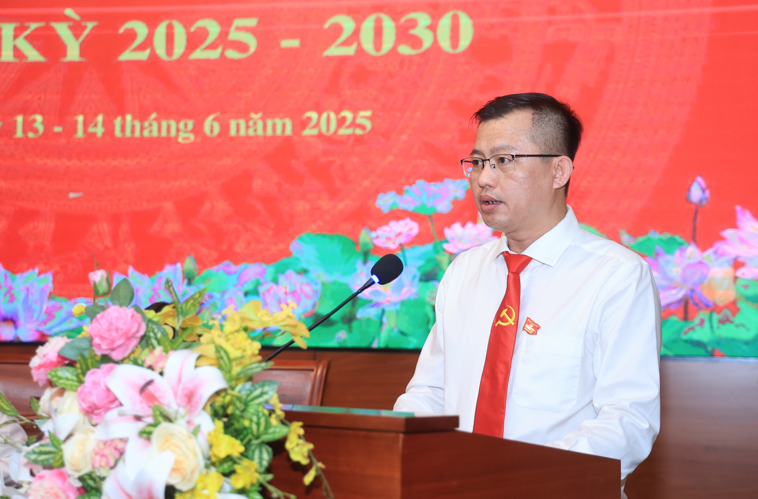 Đảng bộ Ban QLDA Đường sắt phải lan tỏa tinh thần công vụ, phụng sự nhân dân- Ảnh 4. Đảng bộ Ban QLDA Đường sắt phải lan tỏa tinh thần công vụ, phụng sự nhân dân- Ảnh 4.