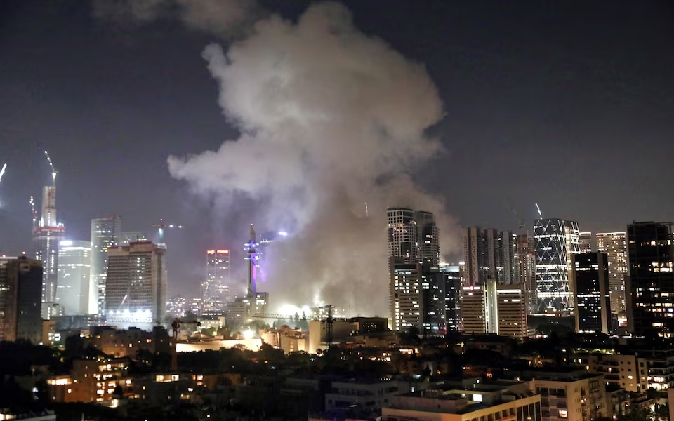 Iran tấn công đáp trả Israel, phóng tên lửa nhằm vào Jerusalem, Tel Aviv