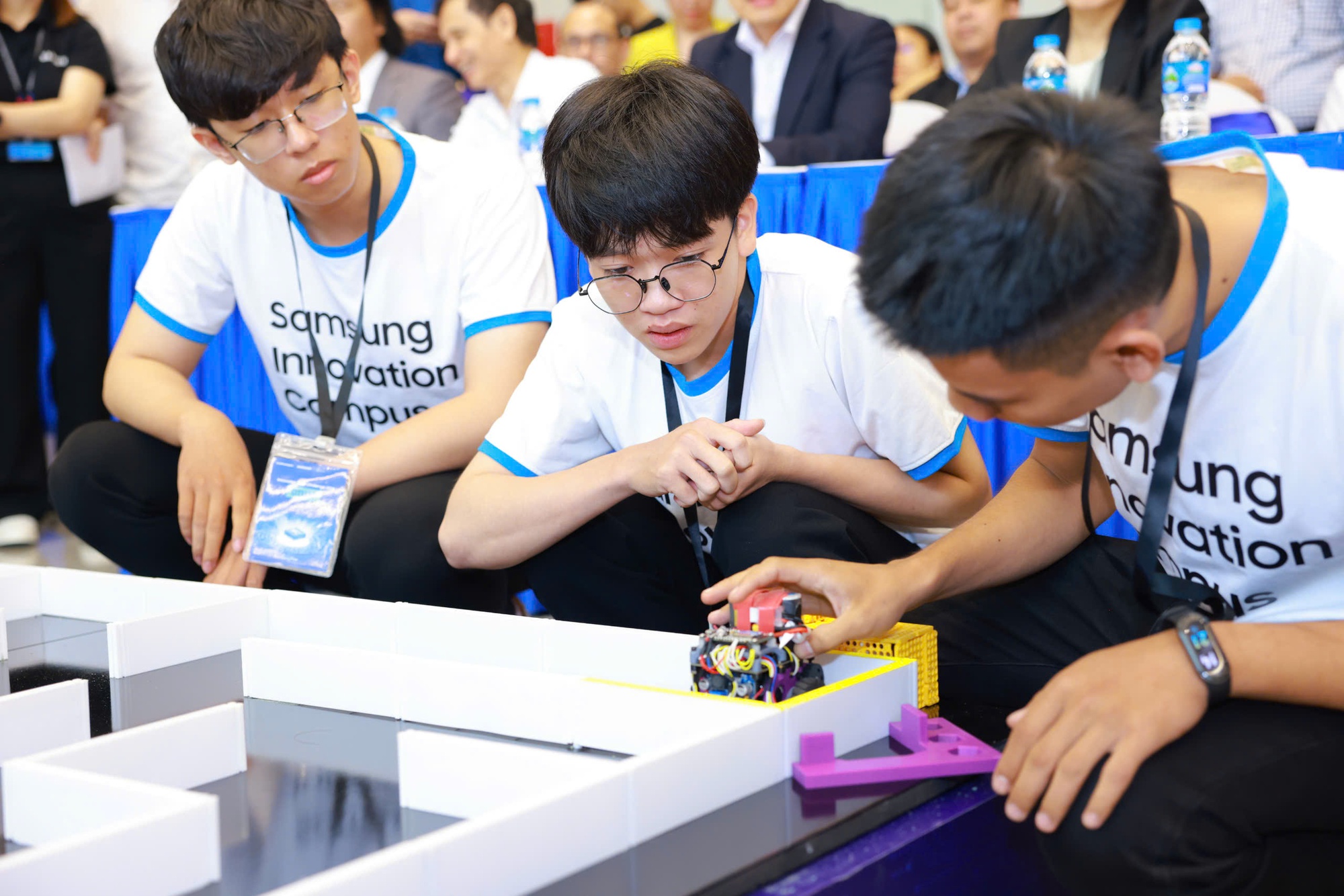 Nhân tài công nghệ số được hưởng lương đặc biệt, hỗ trợ nhà, phương tiện đi lại- Ảnh 2. Nhân tài công nghệ số được hưởng lương đặc biệt, hỗ trợ nhà, phương tiện đi lại- Ảnh 2.