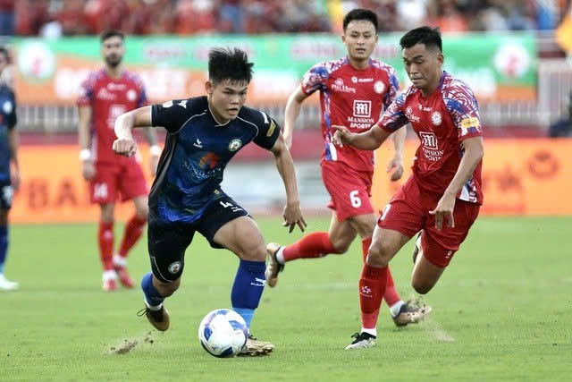 Kịch bản nào cho cuộc chiến trụ hạng V-League 2024-2025?- Ảnh 2. Kịch bản nào cho cuộc chiến trụ hạng V-League 2024-2025?- Ảnh 2.