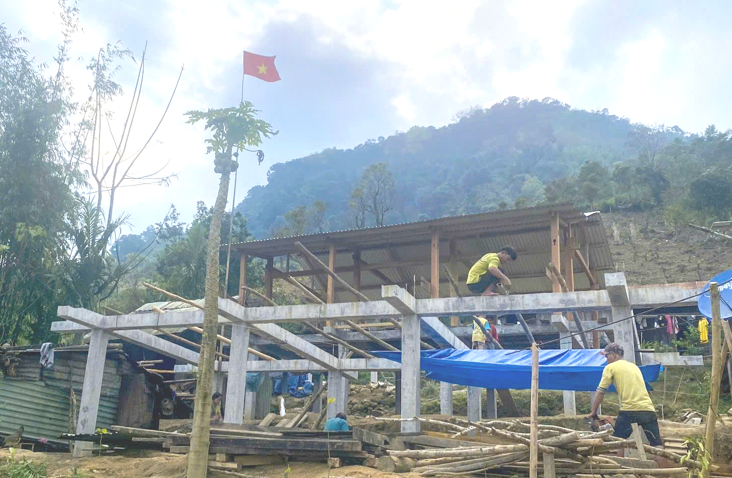"Mệnh lệnh trái tim" xóa nhà tạm, nhà dột nát (kỳ 2): Nhân rộng cách làm hay- Ảnh 2. "Mệnh lệnh trái tim" xóa nhà tạm, nhà dột nát (kỳ 2): Nhân rộng cách làm hay- Ảnh 2.
