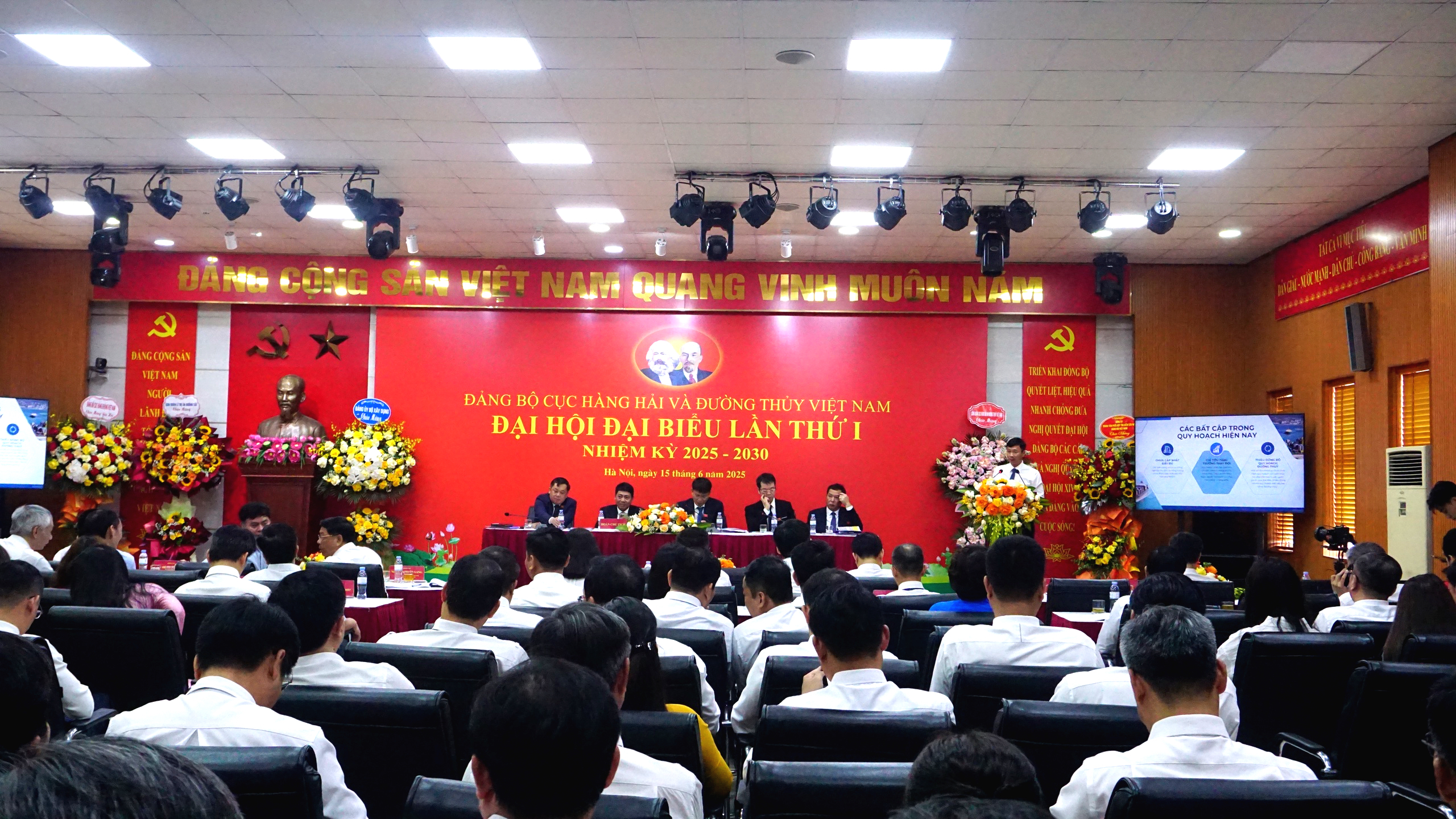 Đảng bộ Cục Hàng hải và Đường thủy cần tăng cường đoàn kết, tinh gọn bộ máy- Ảnh 3. Đảng bộ Cục Hàng hải và Đường thủy cần tăng cường đoàn kết, tinh gọn bộ máy- Ảnh 3.
