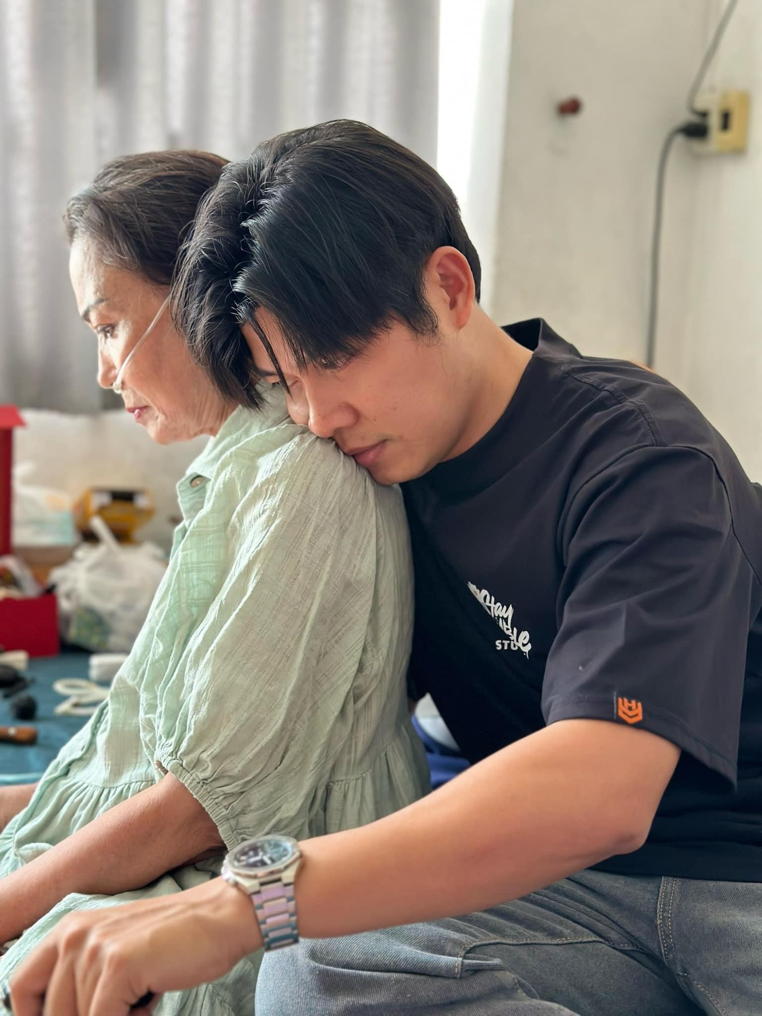Nhạc sĩ Nguyễn Văn Chung ấm ức khi bị đổ oan đạo nhạc ca khúc "Vầng trăng khóc"- Ảnh 2. Nhạc sĩ Nguyễn Văn Chung ấm ức khi bị đổ oan đạo nhạc ca khúc "Vầng trăng khóc"- Ảnh 2.