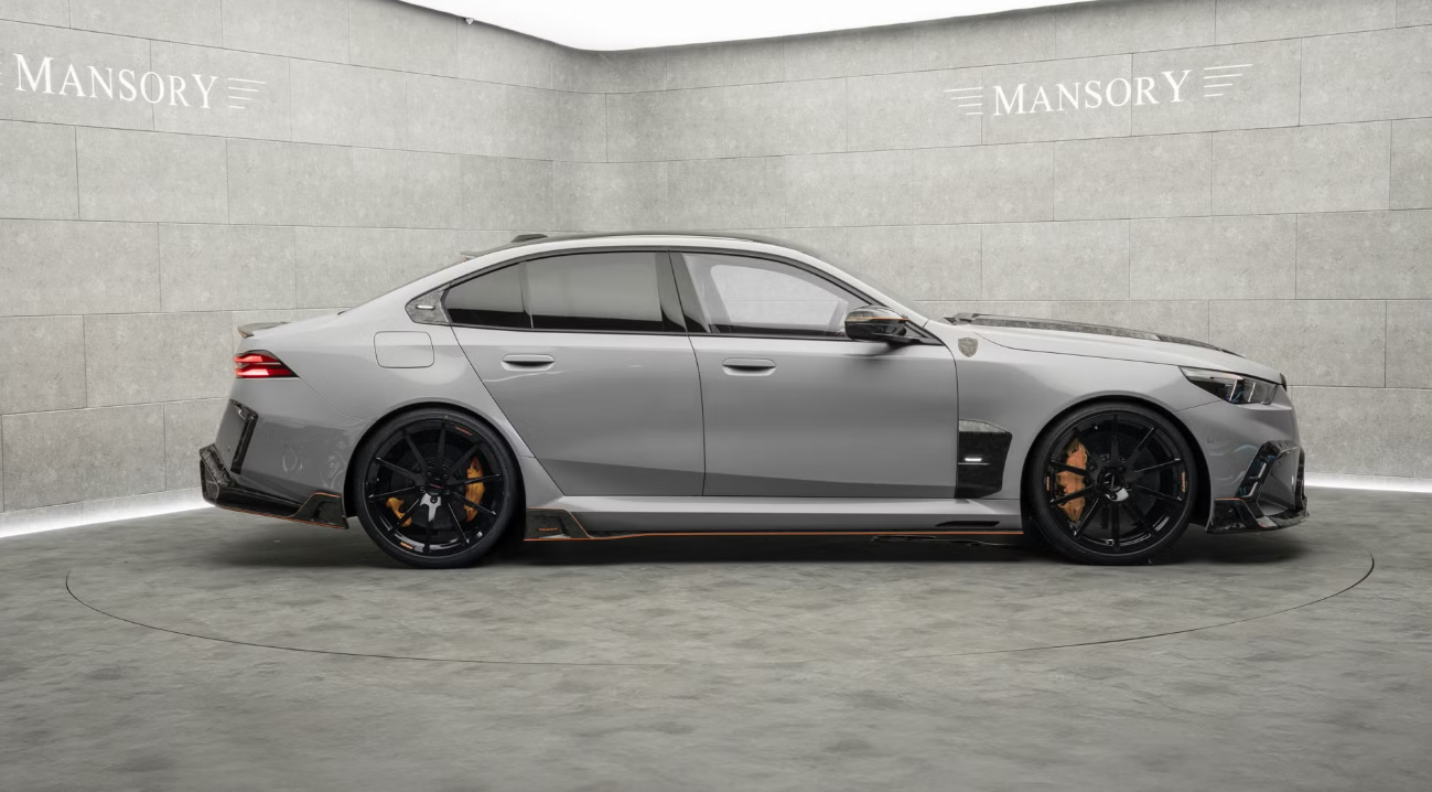 BMW M5 lột xác dưới bàn tay hãng độ- Ảnh 2. BMW M5 lột xác dưới bàn tay hãng độ- Ảnh 2.