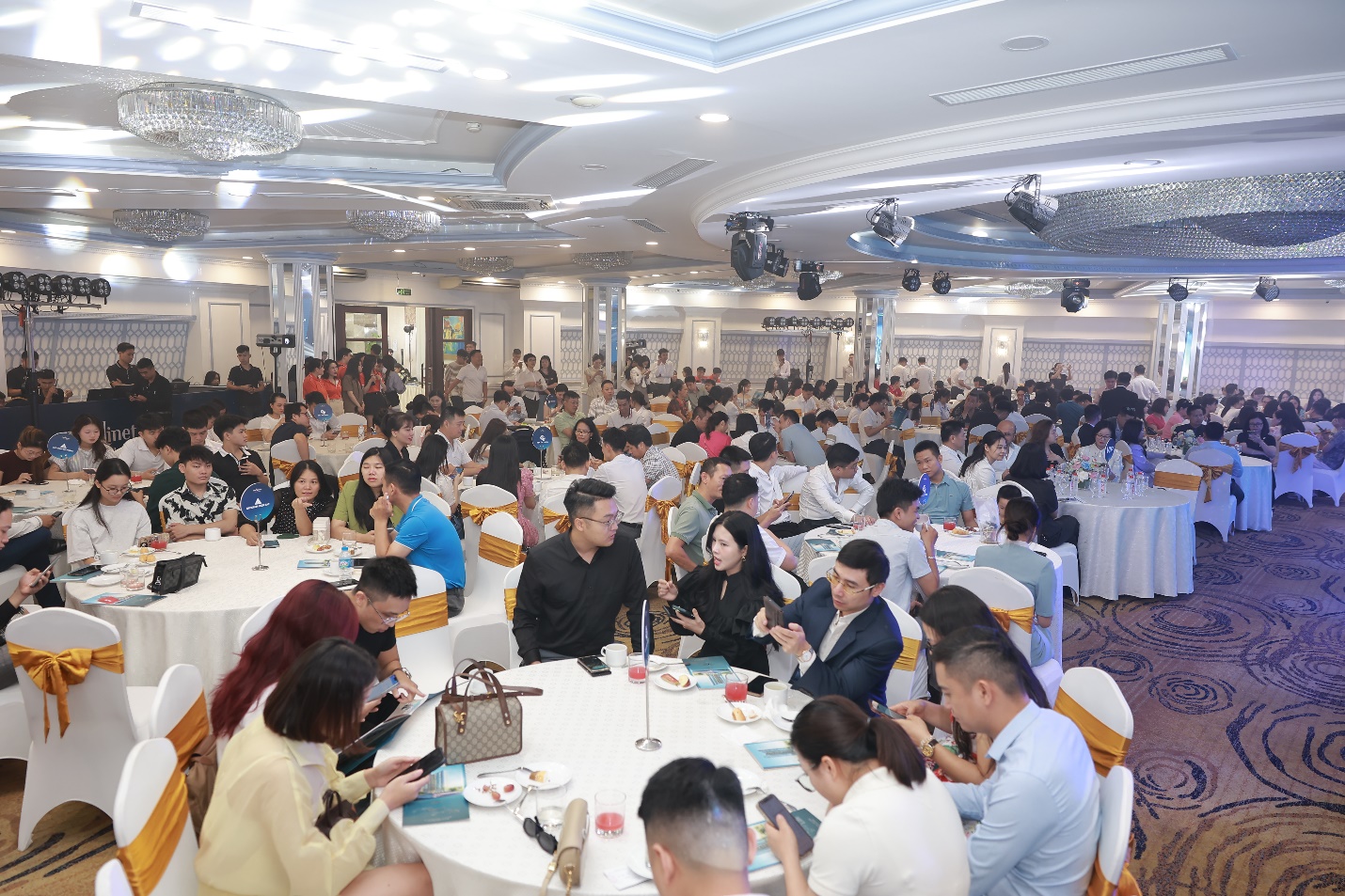 Giới đầu tư quan tâm sản phẩm Business Suite tại The Ninety Complex- Ảnh 2. Giới đầu tư quan tâm sản phẩm Business Suite tại The Ninety Complex- Ảnh 2.