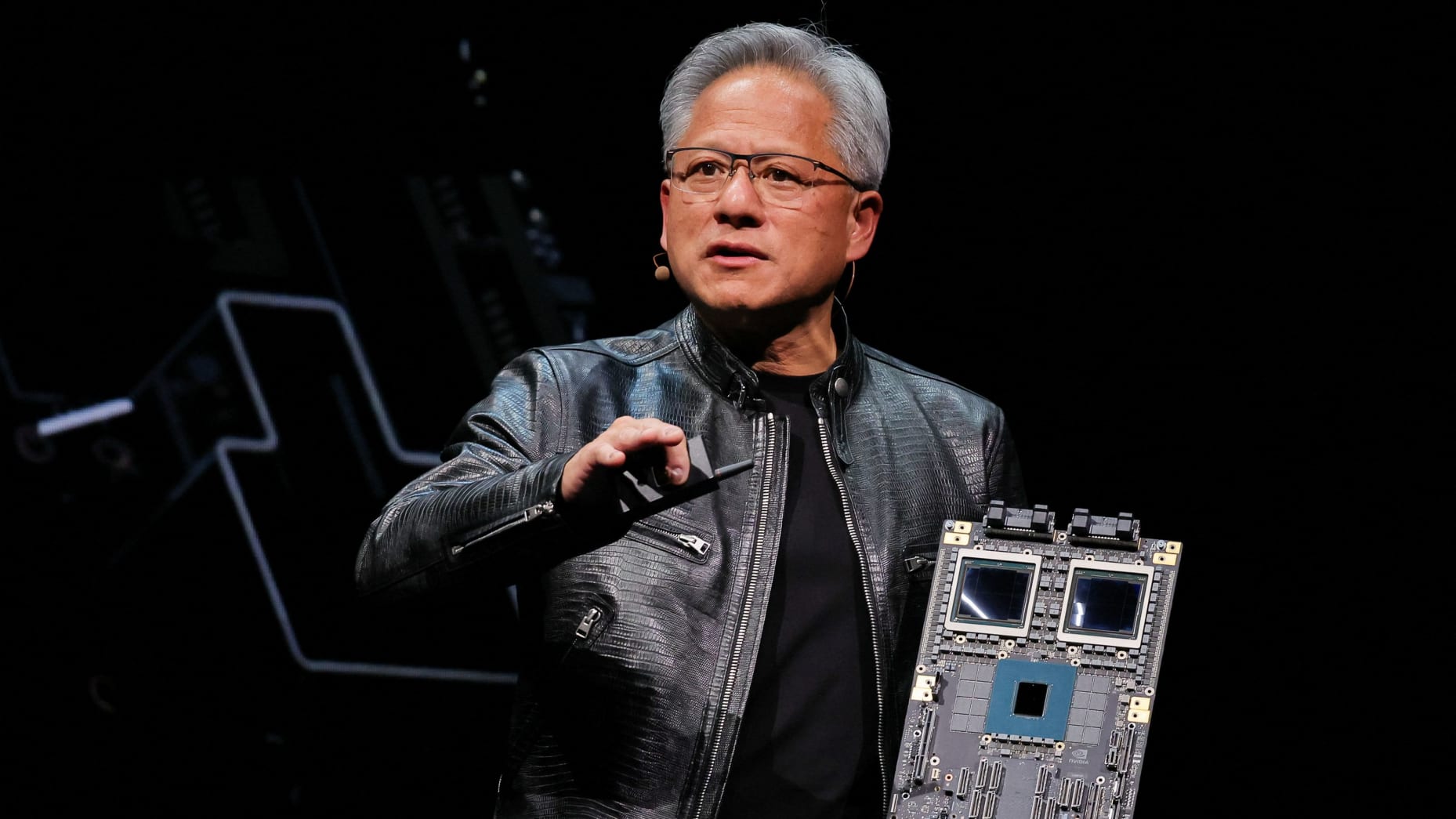 Châu Âu ủng hộ ý tưởng "AI độc lập" từ CEO Nvidia- Ảnh 1. Châu Âu ủng hộ ý tưởng "AI độc lập" từ CEO Nvidia- Ảnh 1.