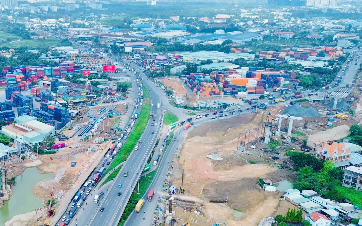 TP.HCM - Bình Dương sau sáp nhập: Cần đột phá hạ tầng giao thông liên vùng