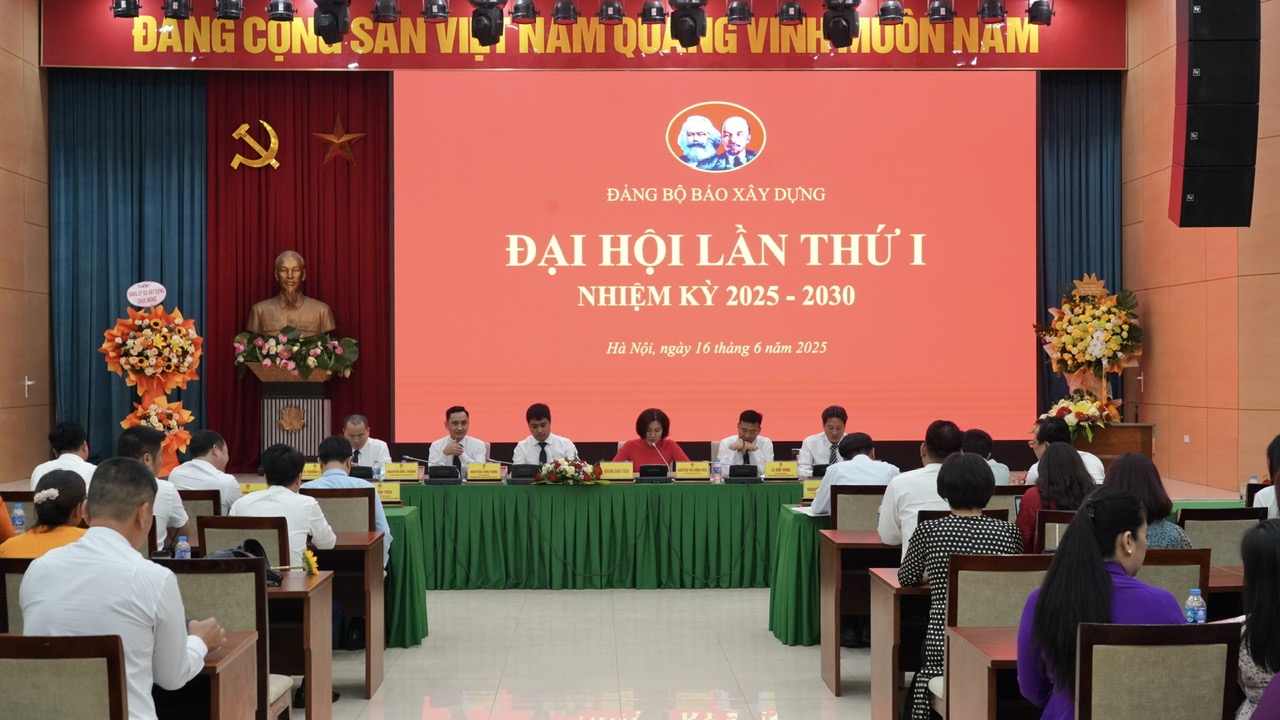 Thứ trưởng Nguyễn Danh Huy: Báo Xây dựng sau hợp nhất phải đoàn kết, vượt thách thức- Ảnh 5. Thứ trưởng Nguyễn Danh Huy: Báo Xây dựng sau hợp nhất phải đoàn kết, vượt thách thức- Ảnh 5.