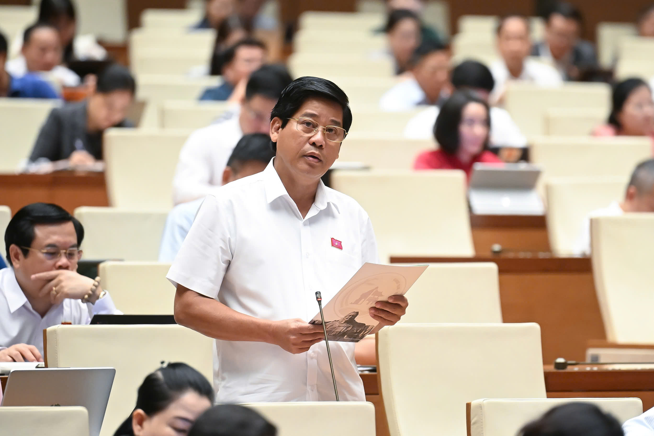 Sàng lọc bộ máy sau sắp xếp, loại bỏ cán bộ né tránh, đùn đẩy công việc- Ảnh 1. Sàng lọc bộ máy sau sắp xếp, loại bỏ cán bộ né tránh, đùn đẩy công việc- Ảnh 1.
