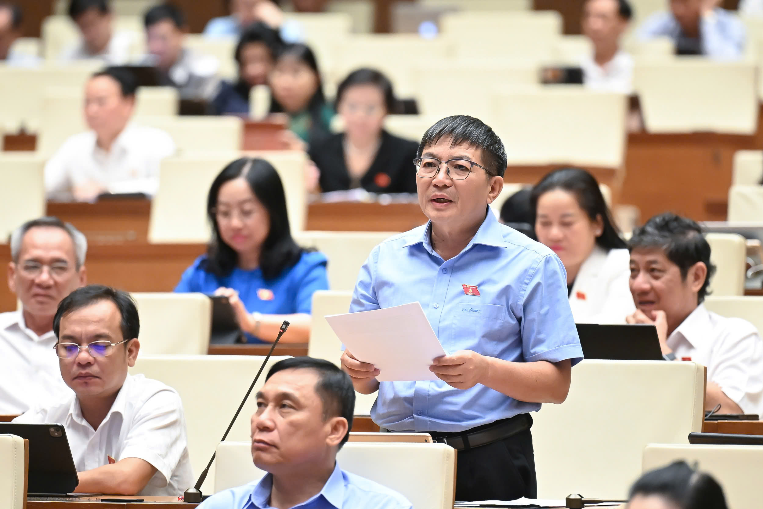 Sàng lọc bộ máy sau sắp xếp, loại bỏ cán bộ né tránh, đùn đẩy công việc- Ảnh 2. Sàng lọc bộ máy sau sắp xếp, loại bỏ cán bộ né tránh, đùn đẩy công việc- Ảnh 2.