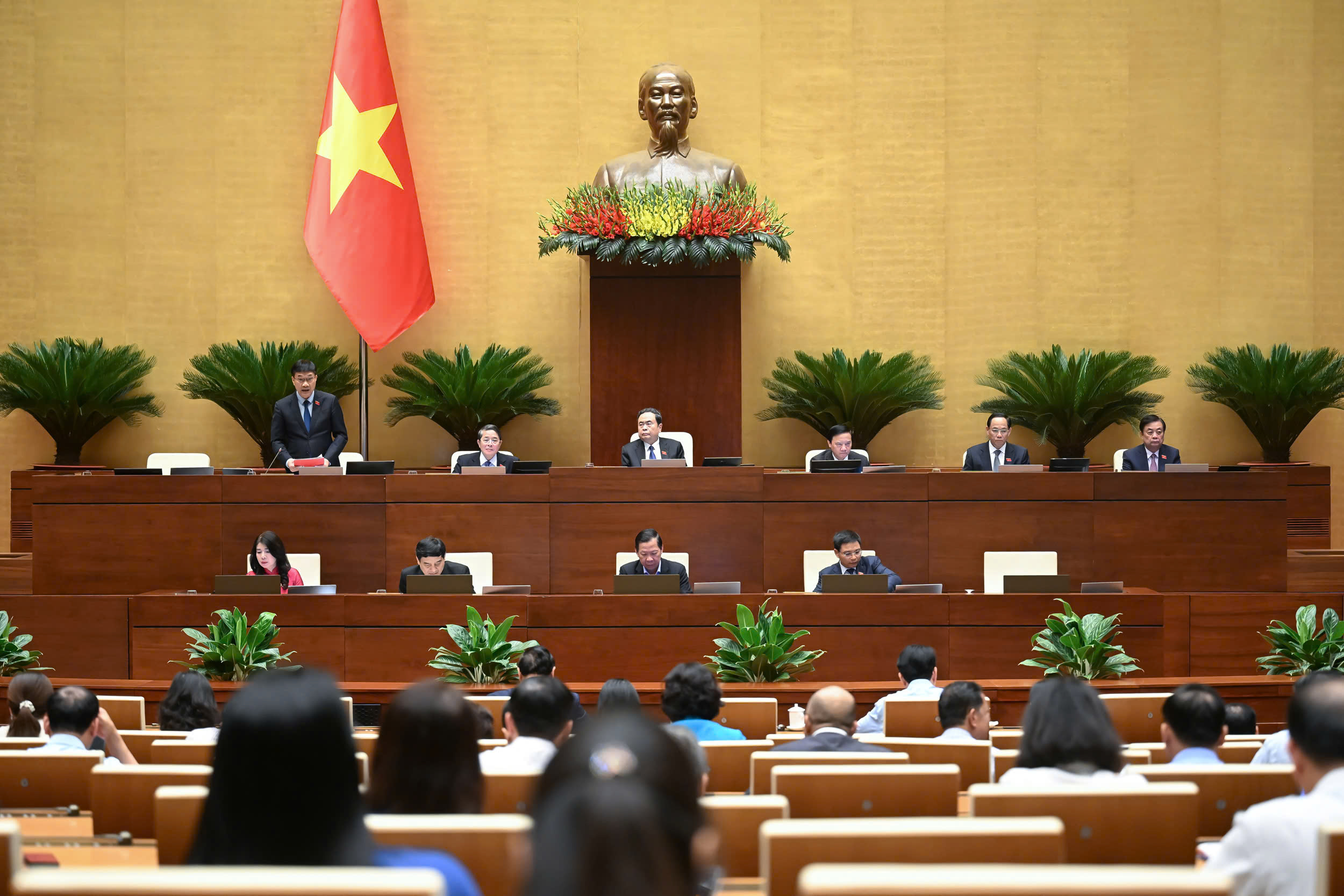 Bộ trưởng Công thương nêu tình trạng cán bộ thoái hóa, tiếp tay cho hàng giả, hàng nhái- Ảnh 2. Bộ trưởng Công thương nêu tình trạng cán bộ thoái hóa, tiếp tay cho hàng giả, hàng nhái- Ảnh 2.